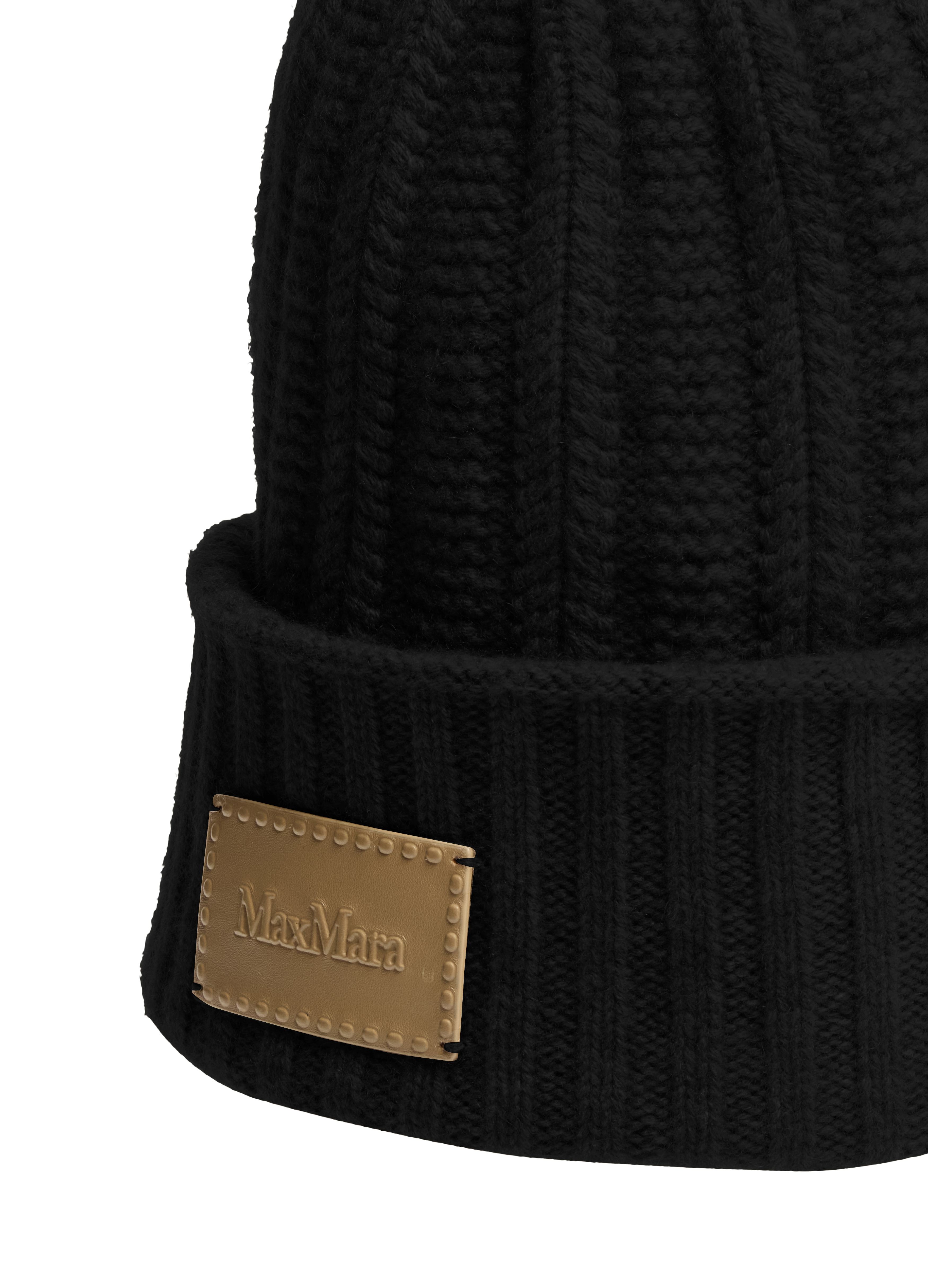Macbeth beanie thumbnail 4