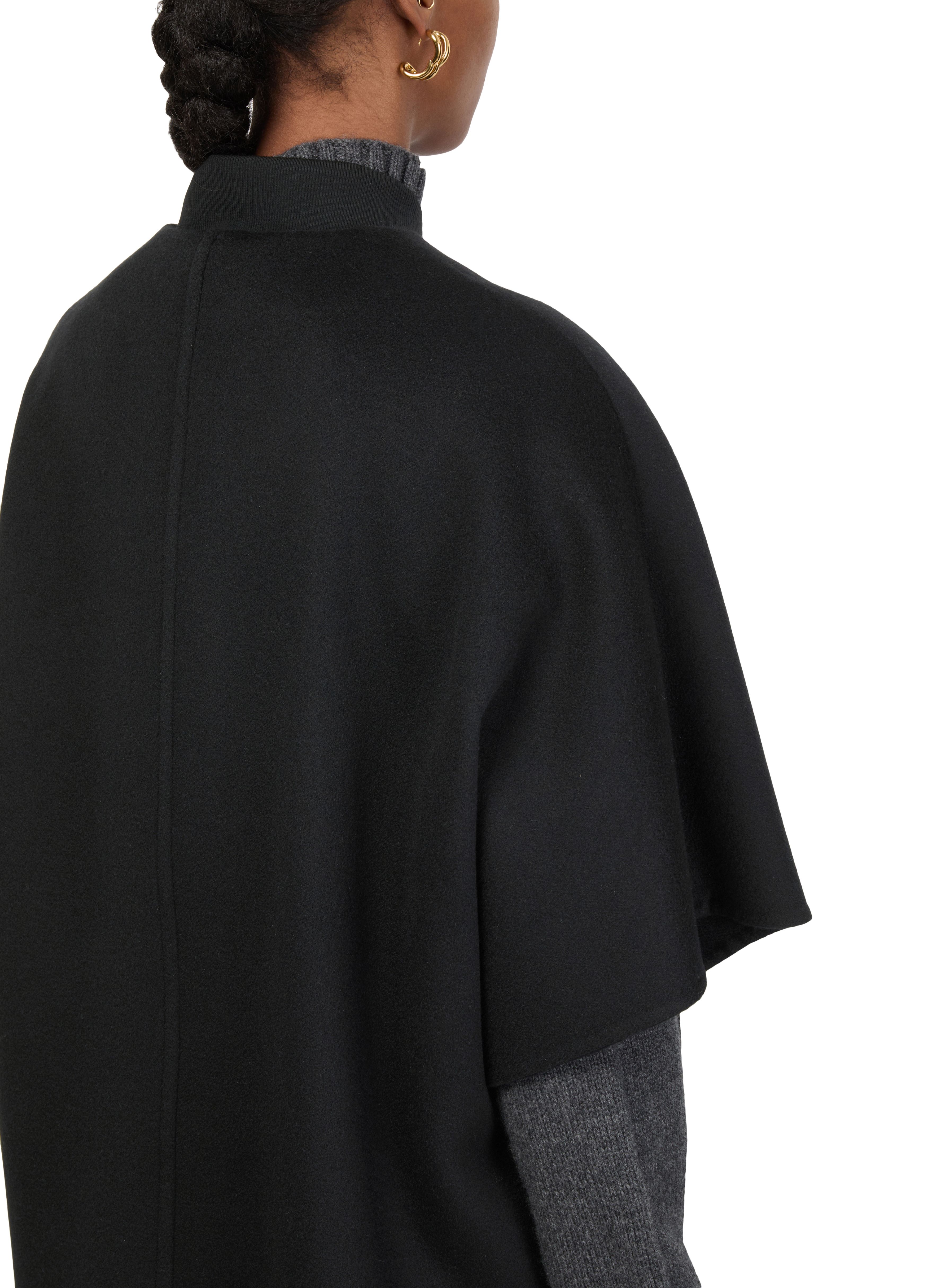 Leticia cape thumbnail 5