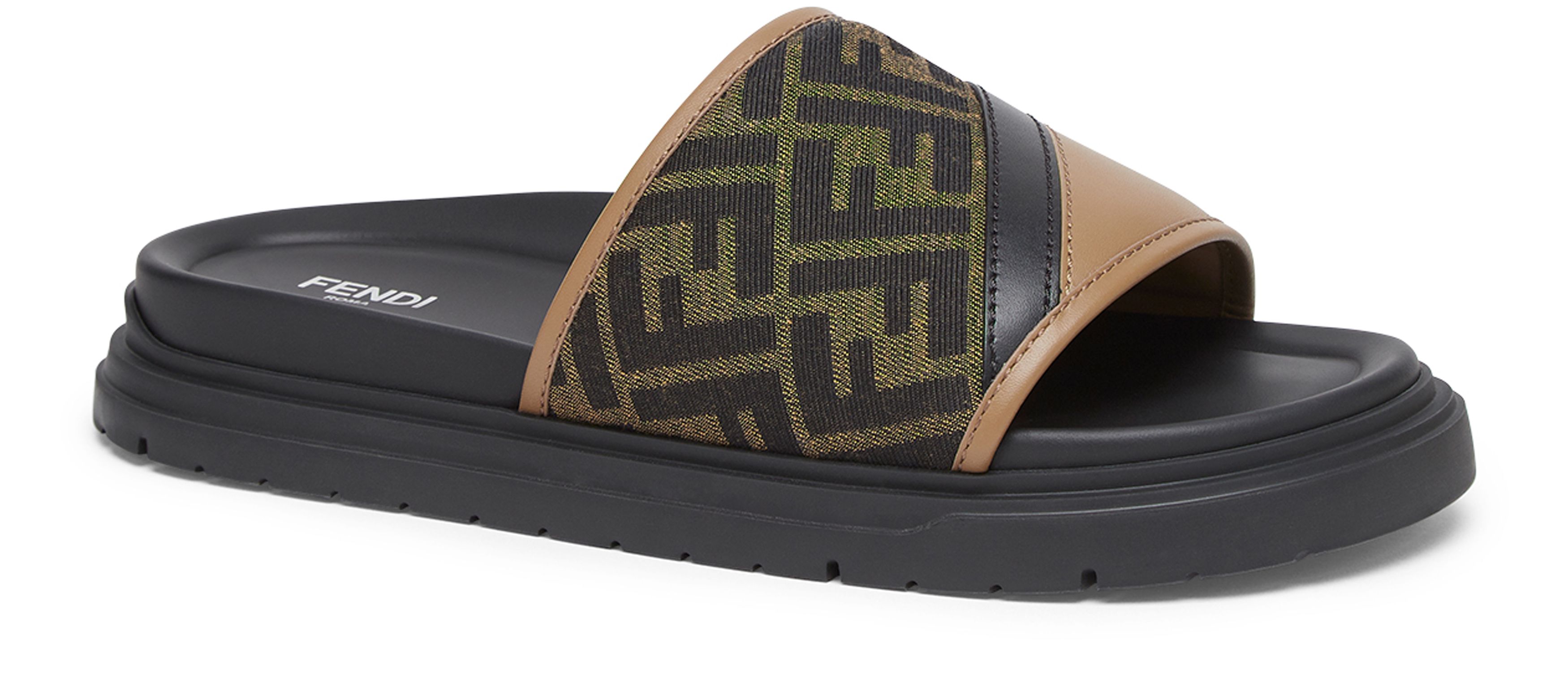 【FENDI】DIAGONAL SLIDES 0400013821921?wid=900