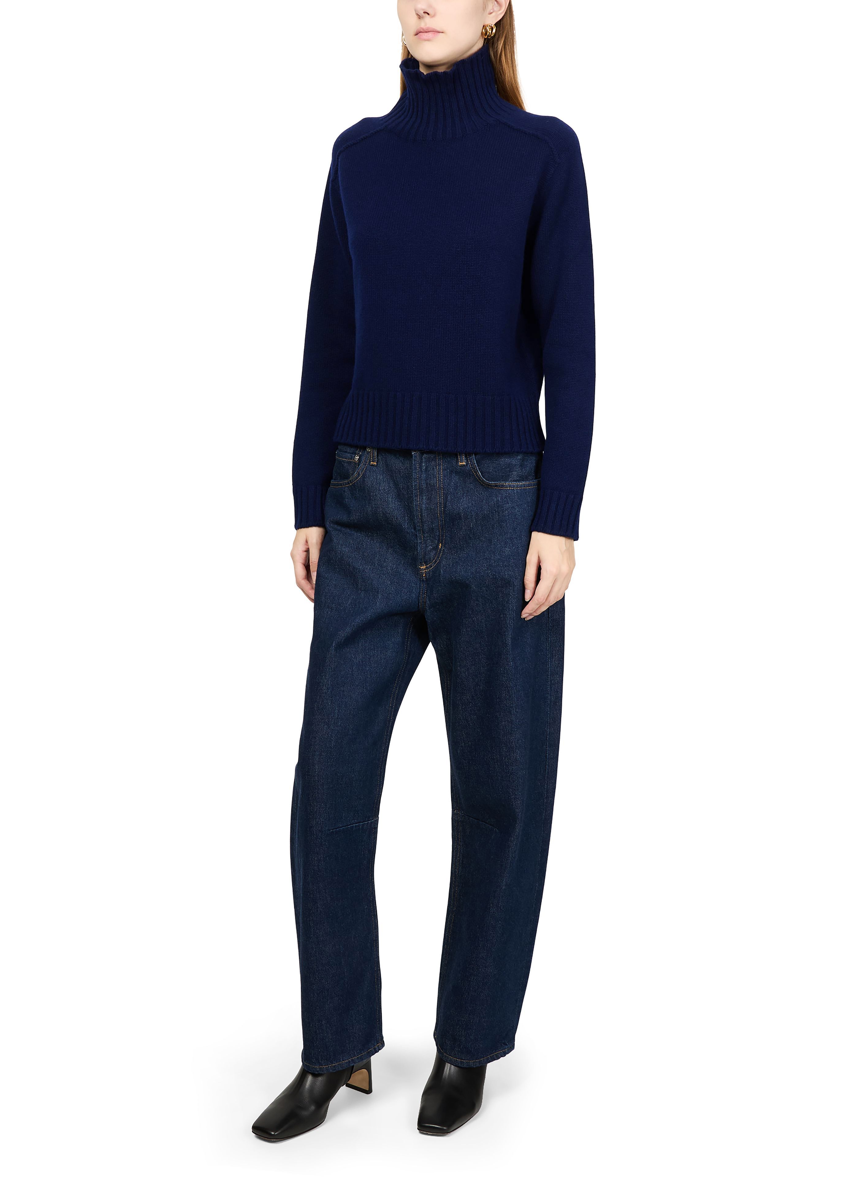 High-necked sweater thumbnail 5
