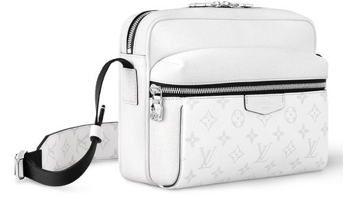 LOUIS VUITTON Outdoor Messenger Tasche