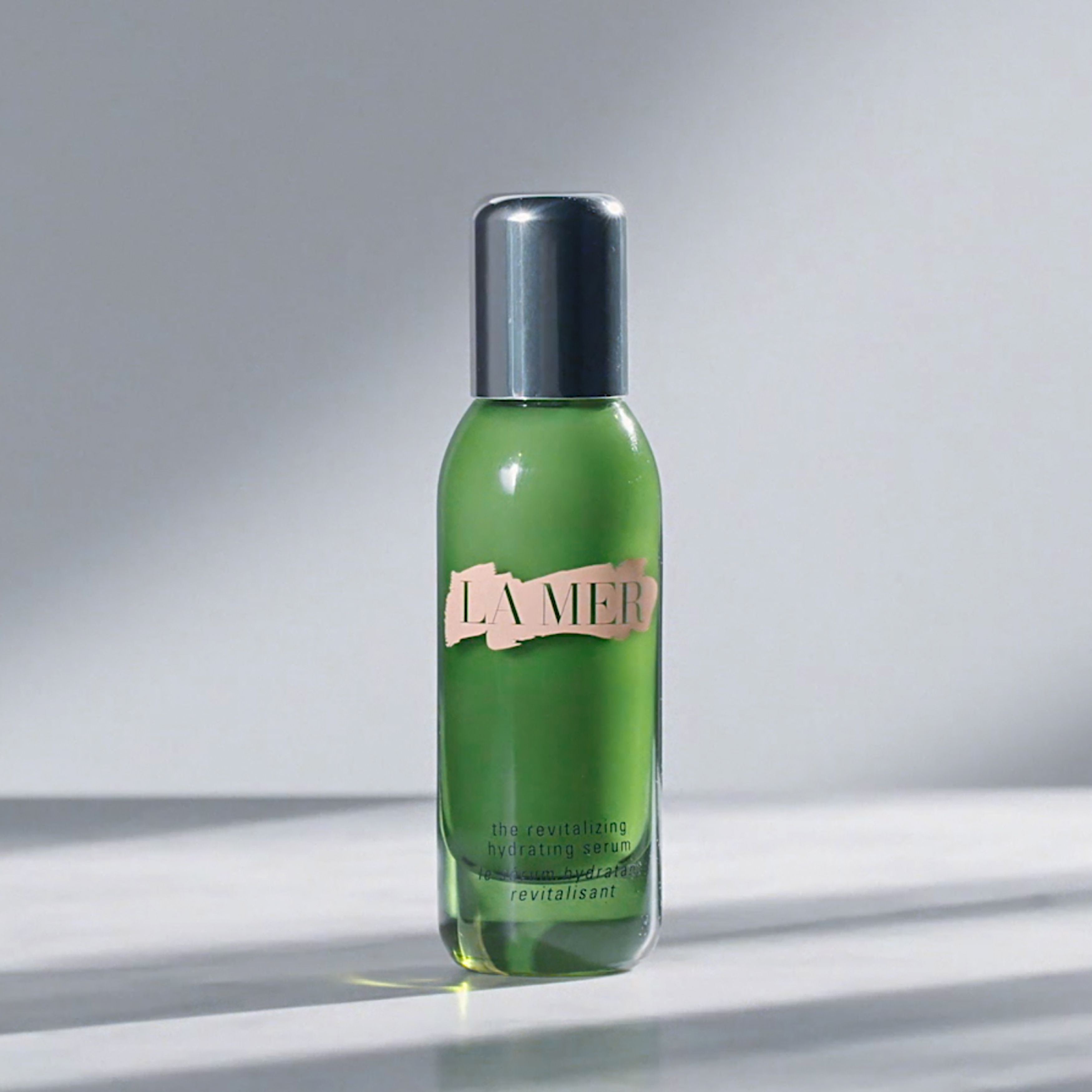 The Hydrating revitalizing serum 30 ml thumbnail 4