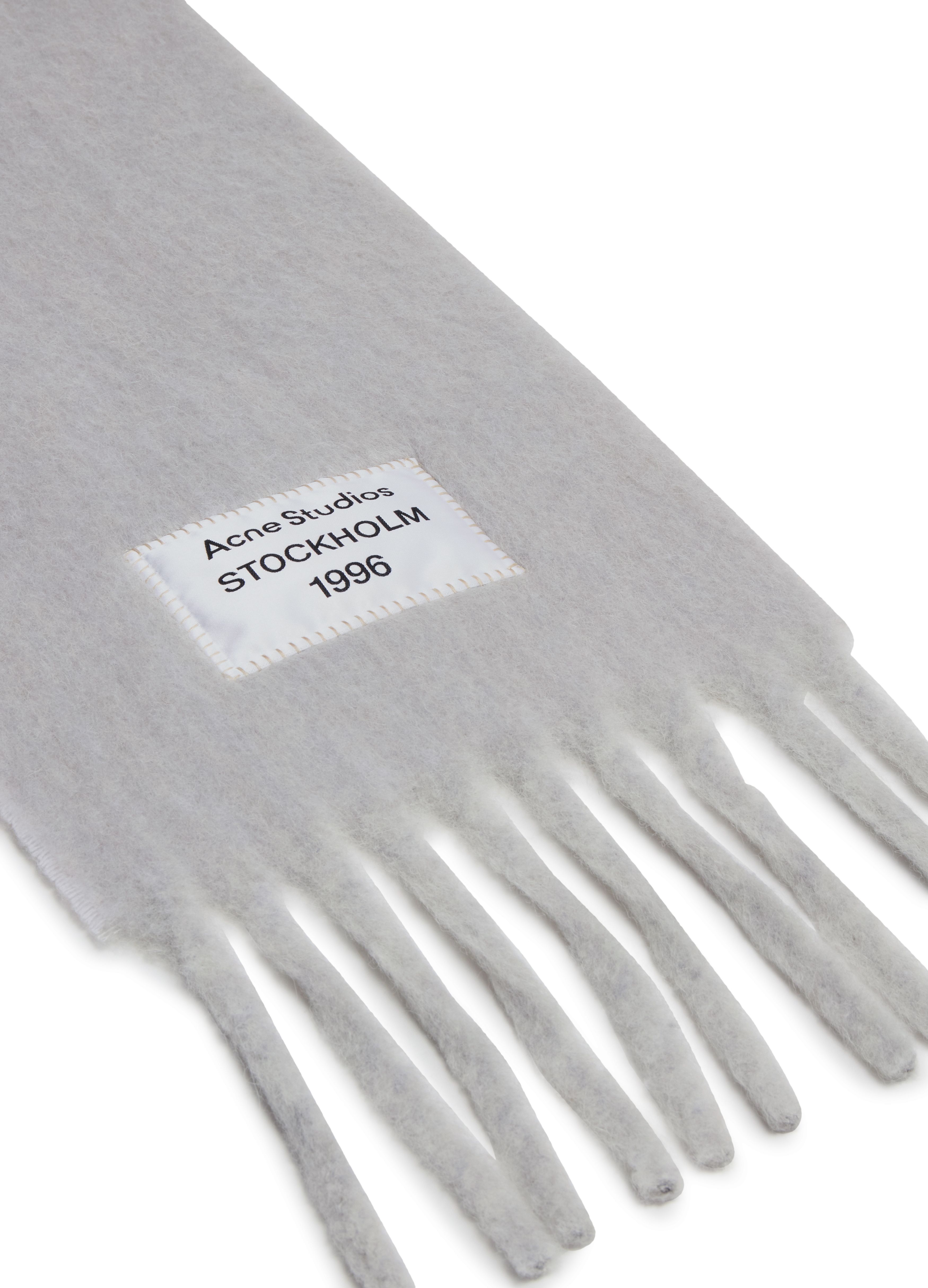 Scarf with fringes thumbnail 4