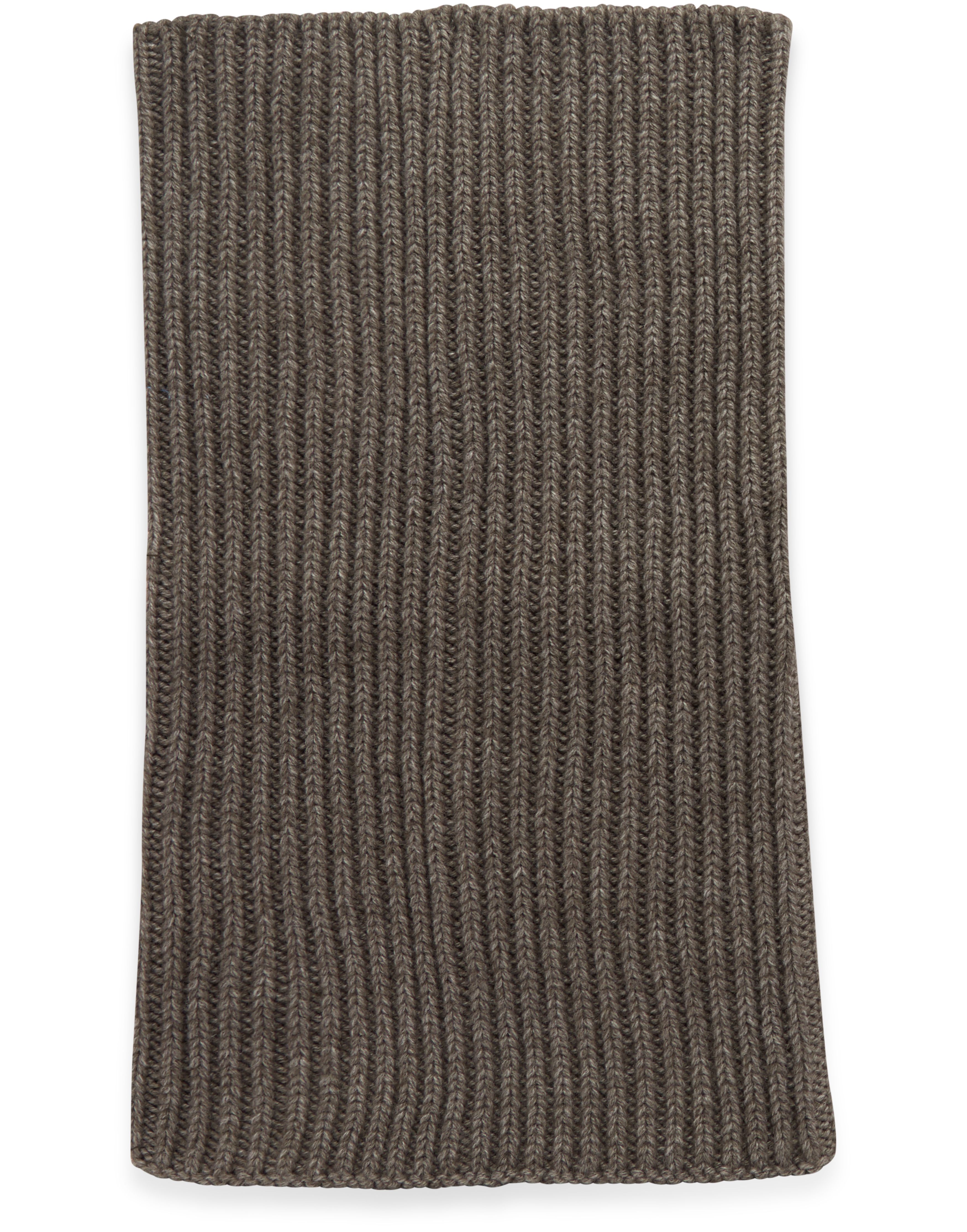 Knitted scarf thumbnail 3