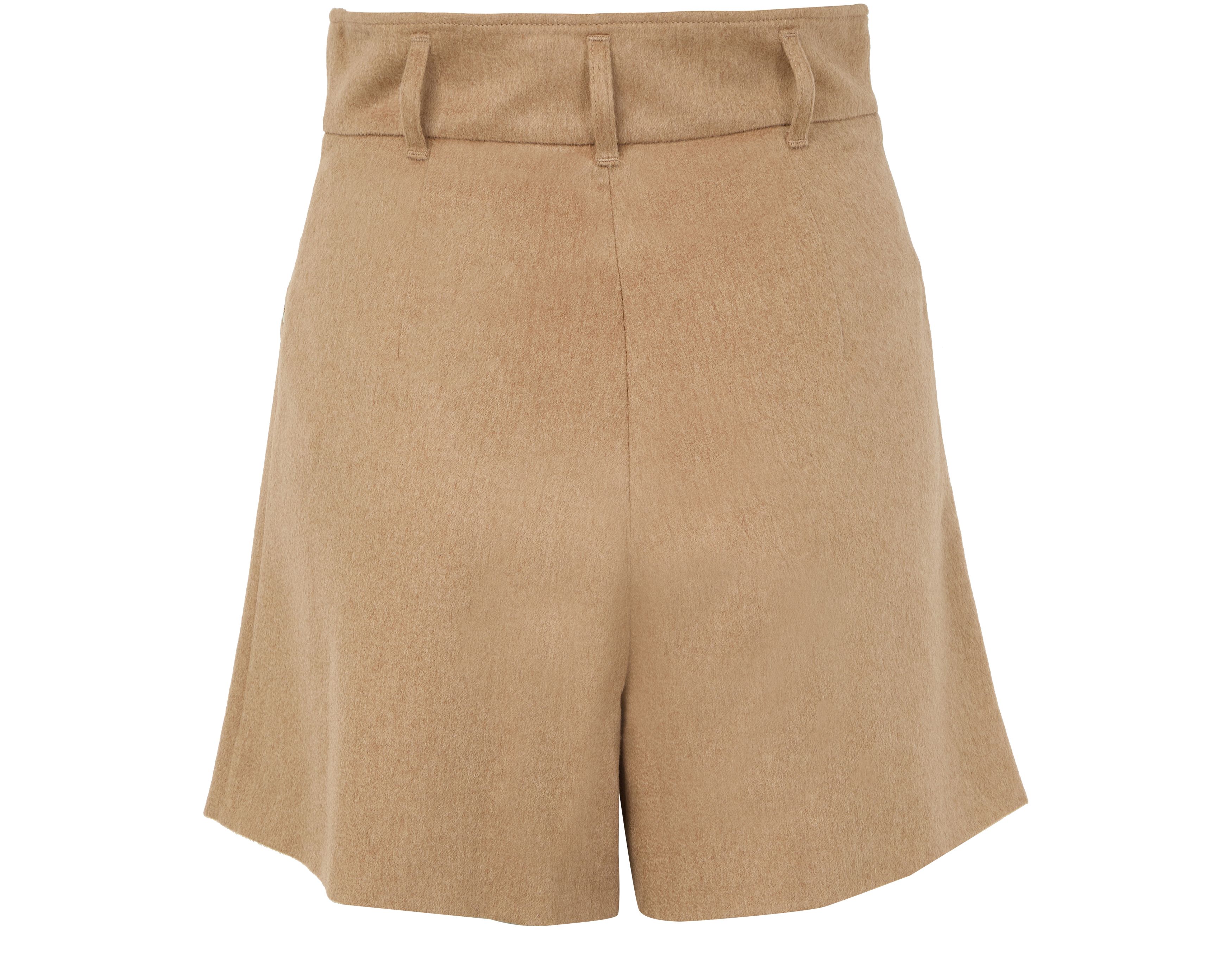Lola shorts thumbnail 3