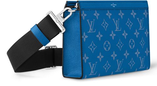 LOUIS VUITTON Gaston Wearable Wallet