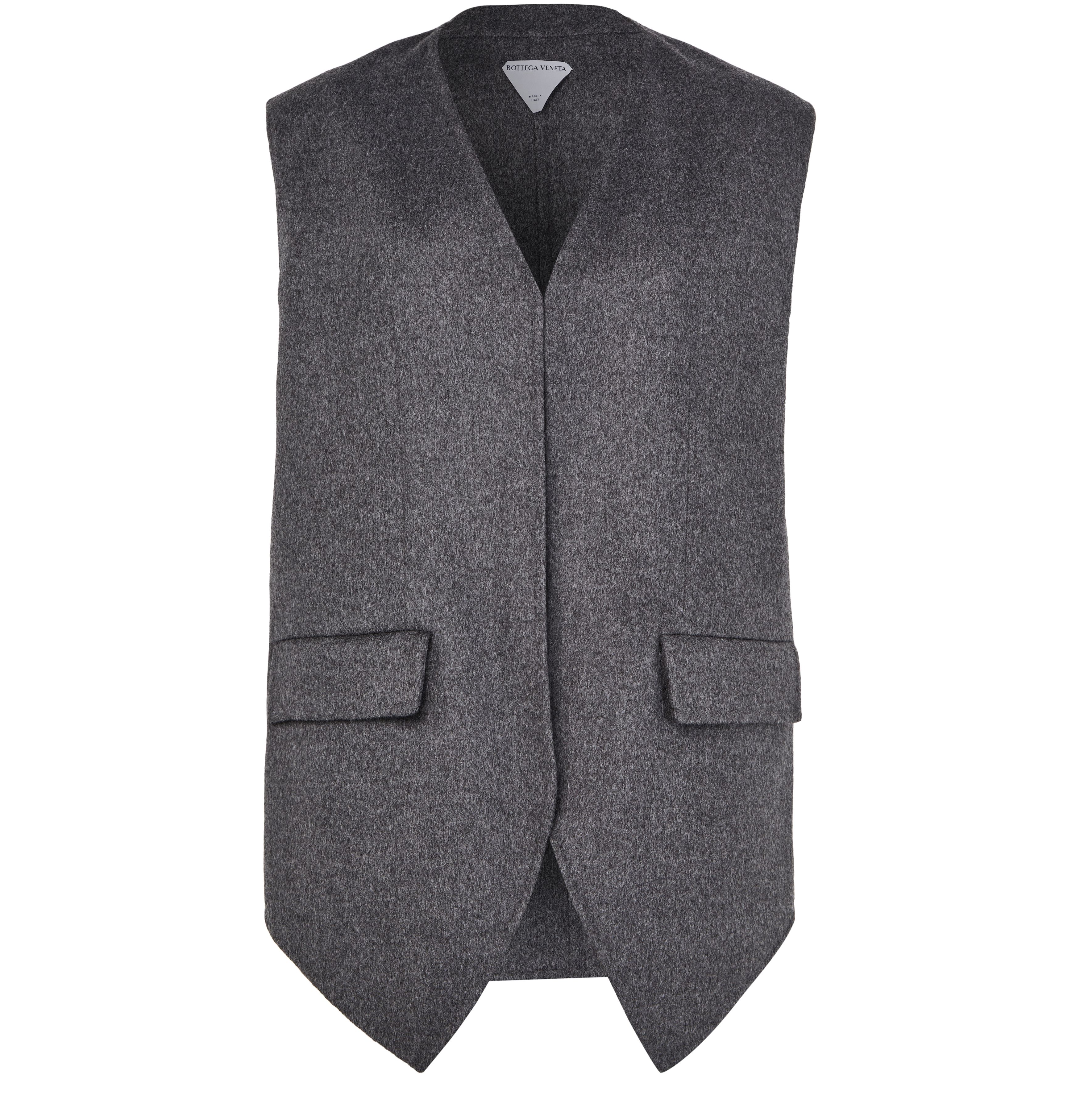Sleeveless jacket