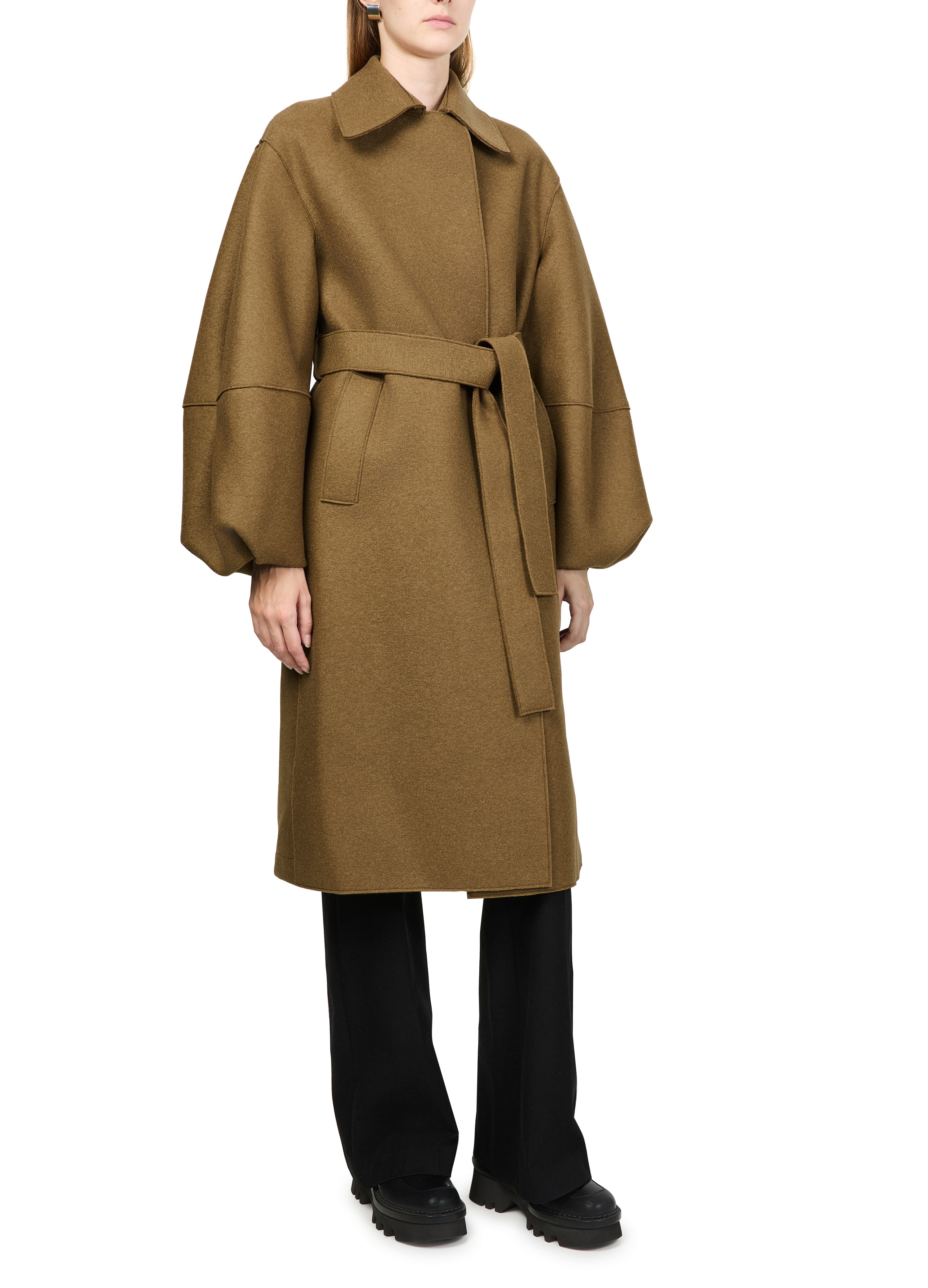 Puff-sleeved coat in pressed wool thumbnail 6