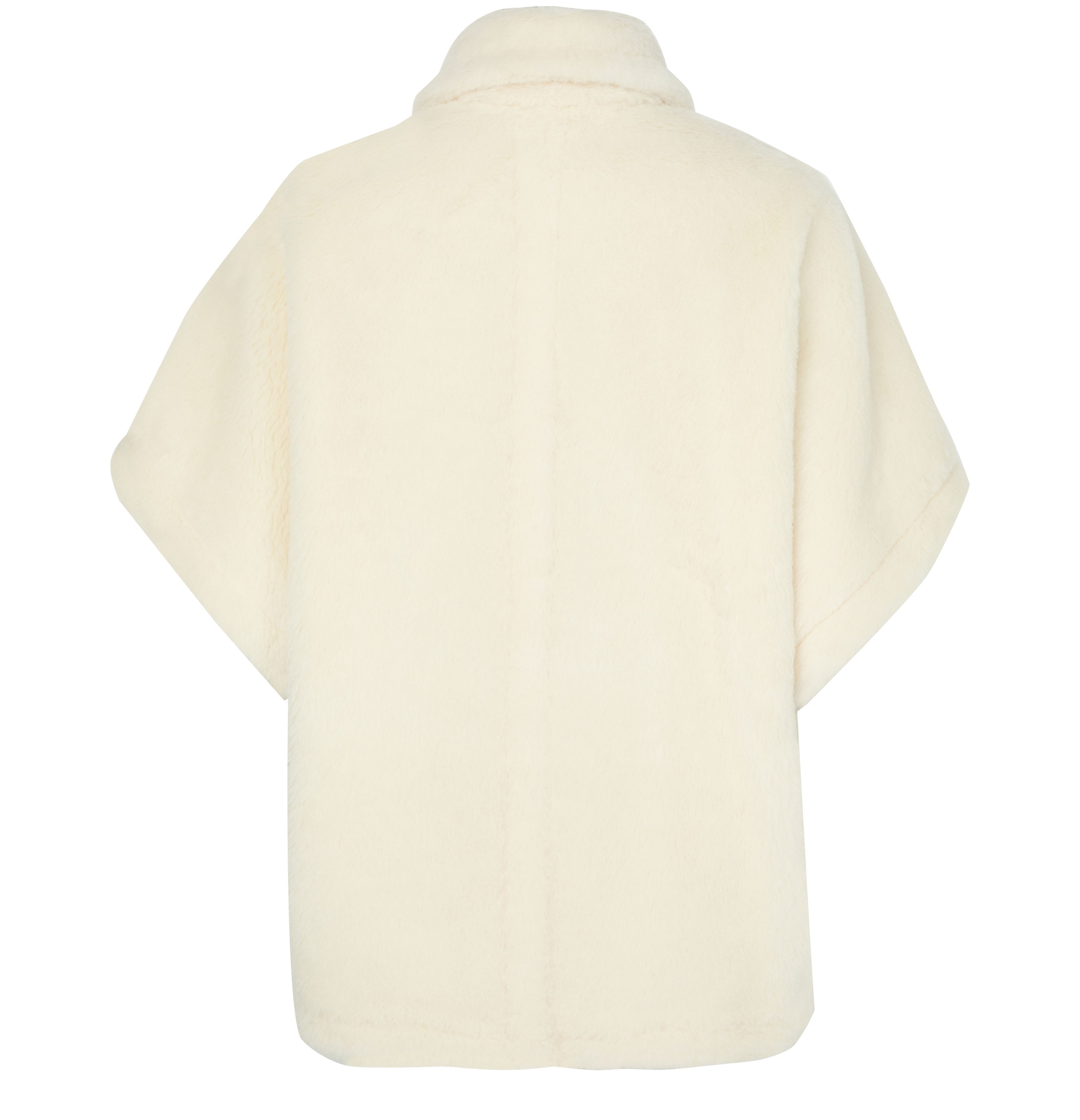 Tebe Teddy cape thumbnail 3