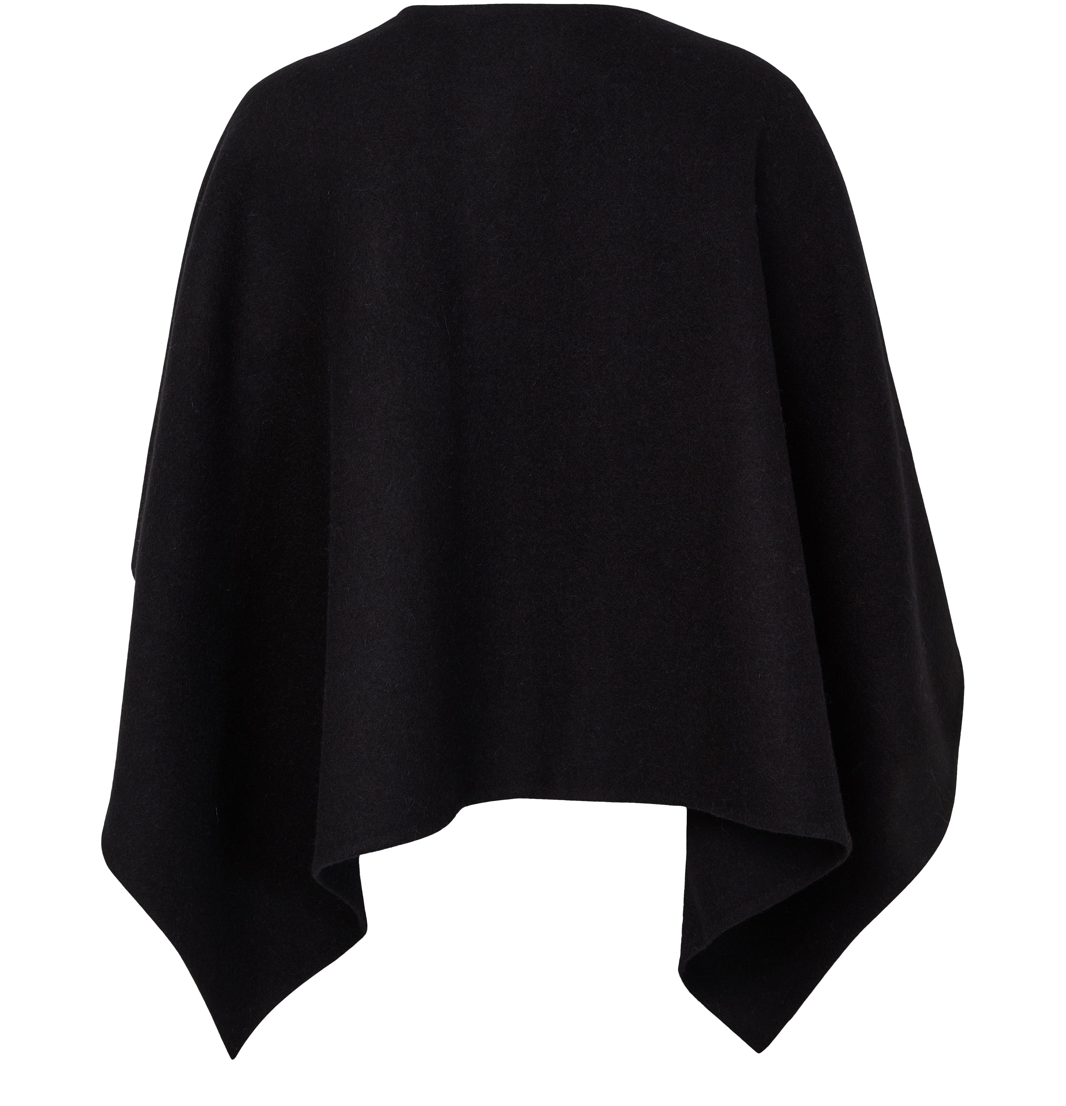 Serra cape thumbnail 3