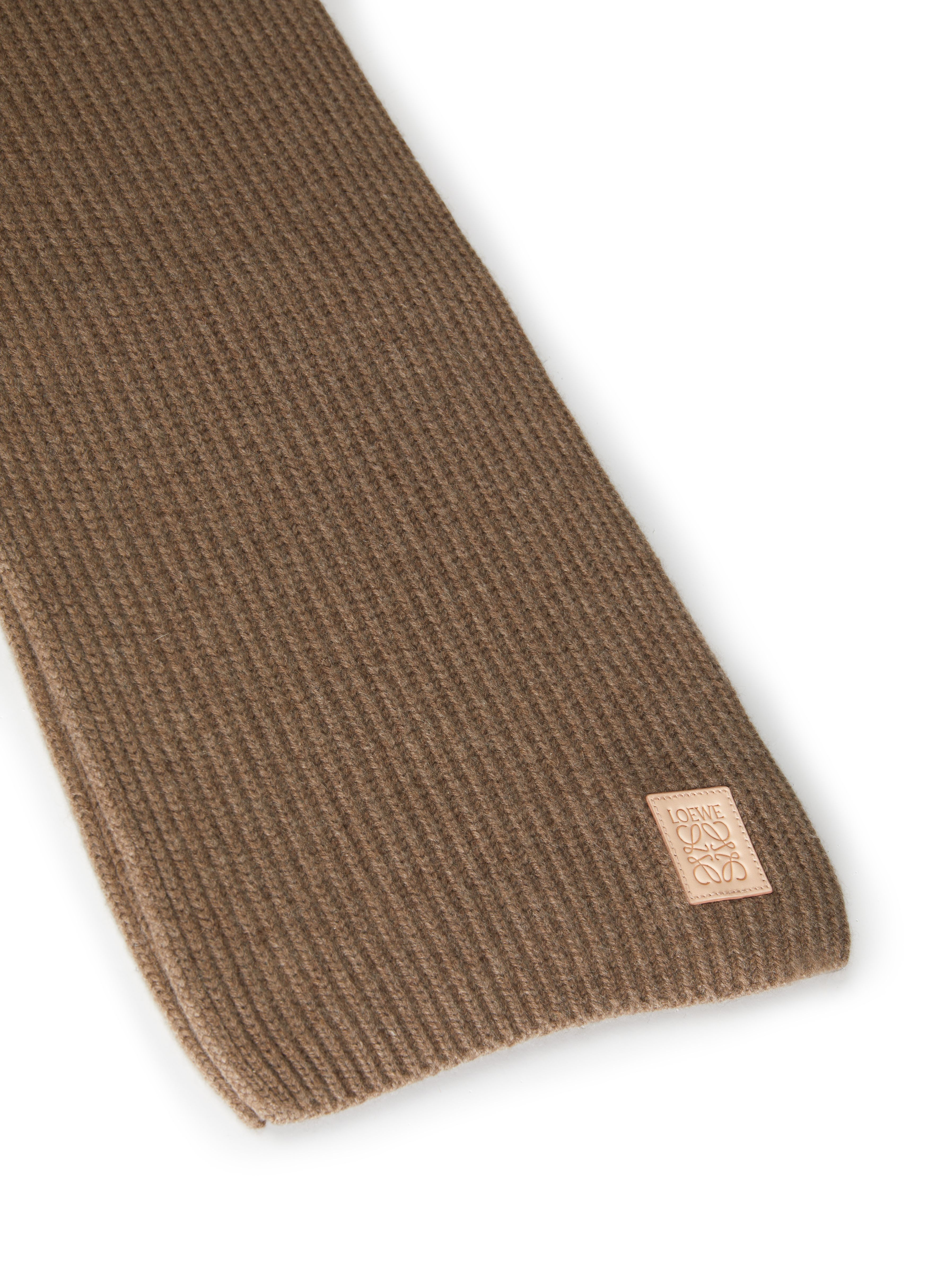 Cashmere scarf thumbnail 4
