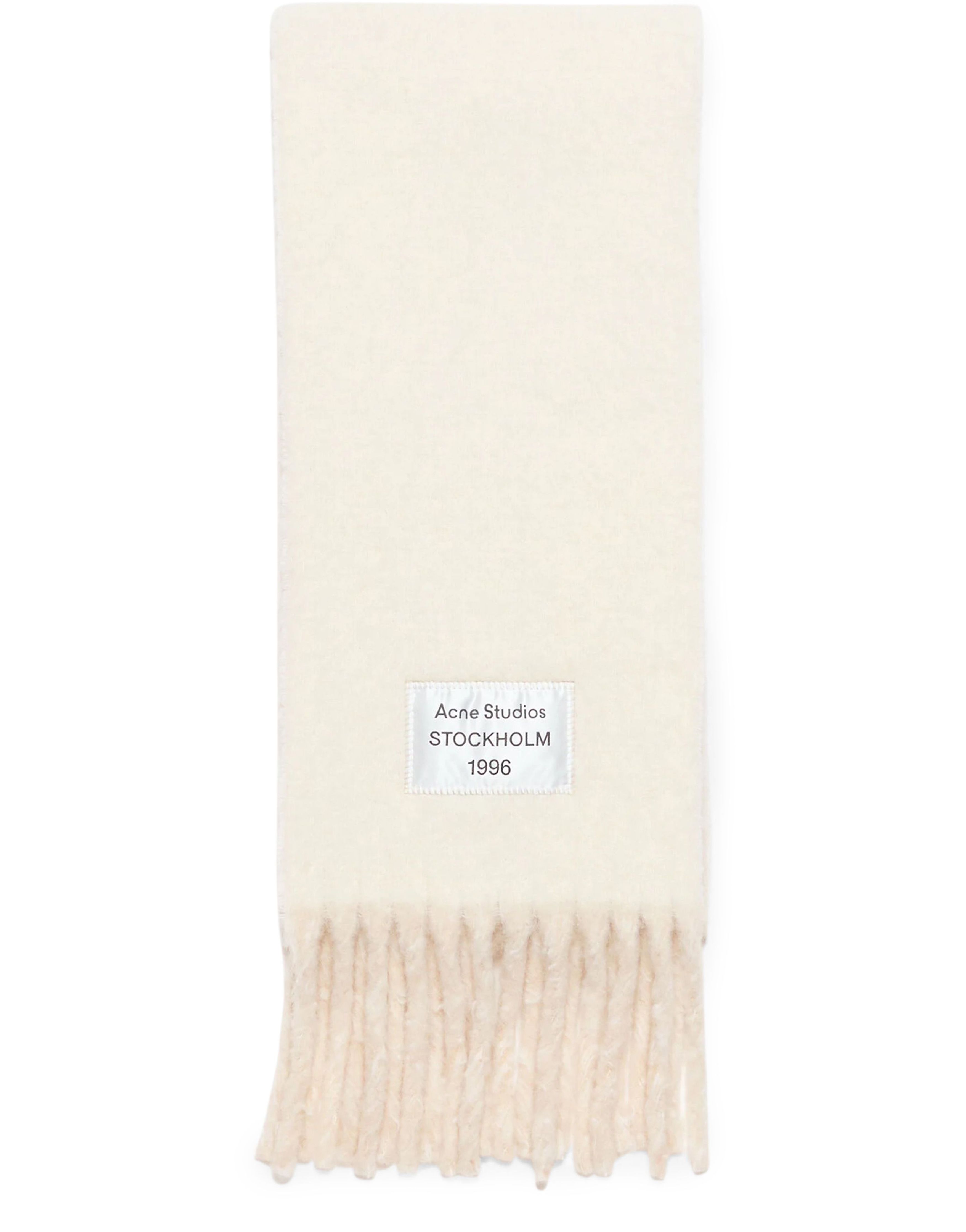 Scarf with fringes