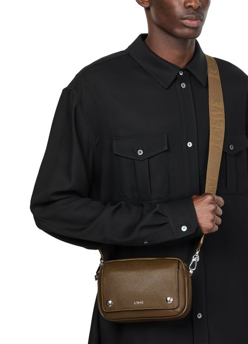 LOEWE Pebble camera bag in grained calfskin
