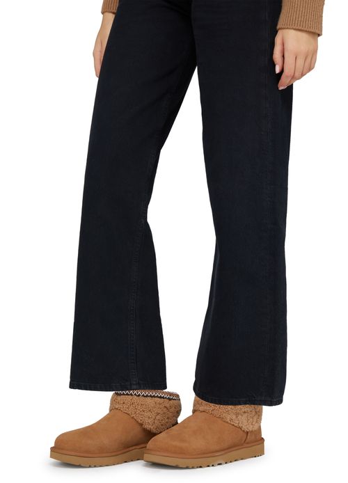 UGG Maxi Curly classique ultra mini ankle boots