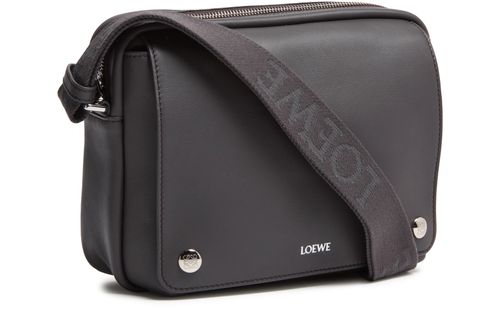 LOEWE Messenger Bag XS Pebble aus glattem Kalbsleder