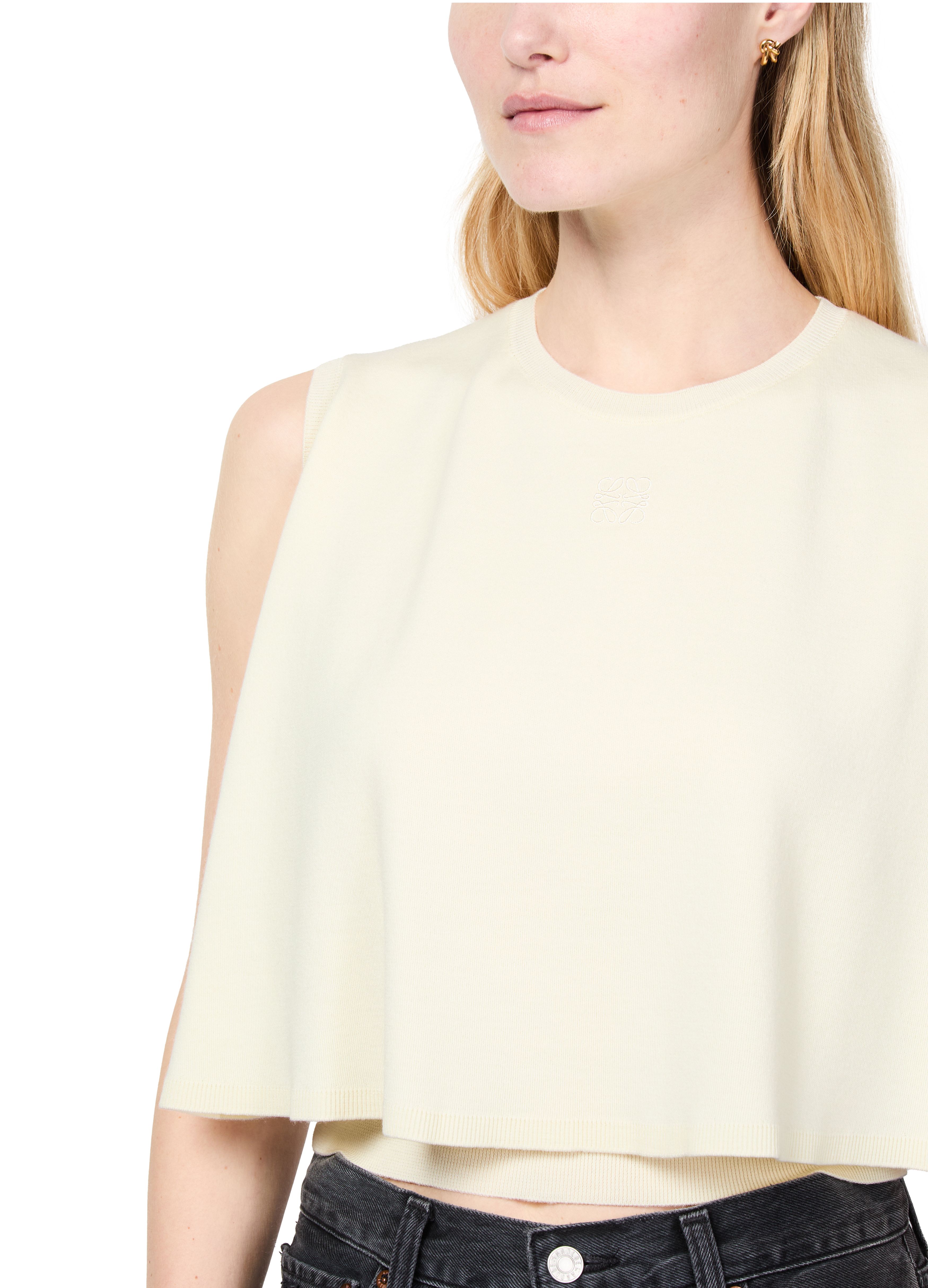 Sleeveless knit sweater thumbnail 4