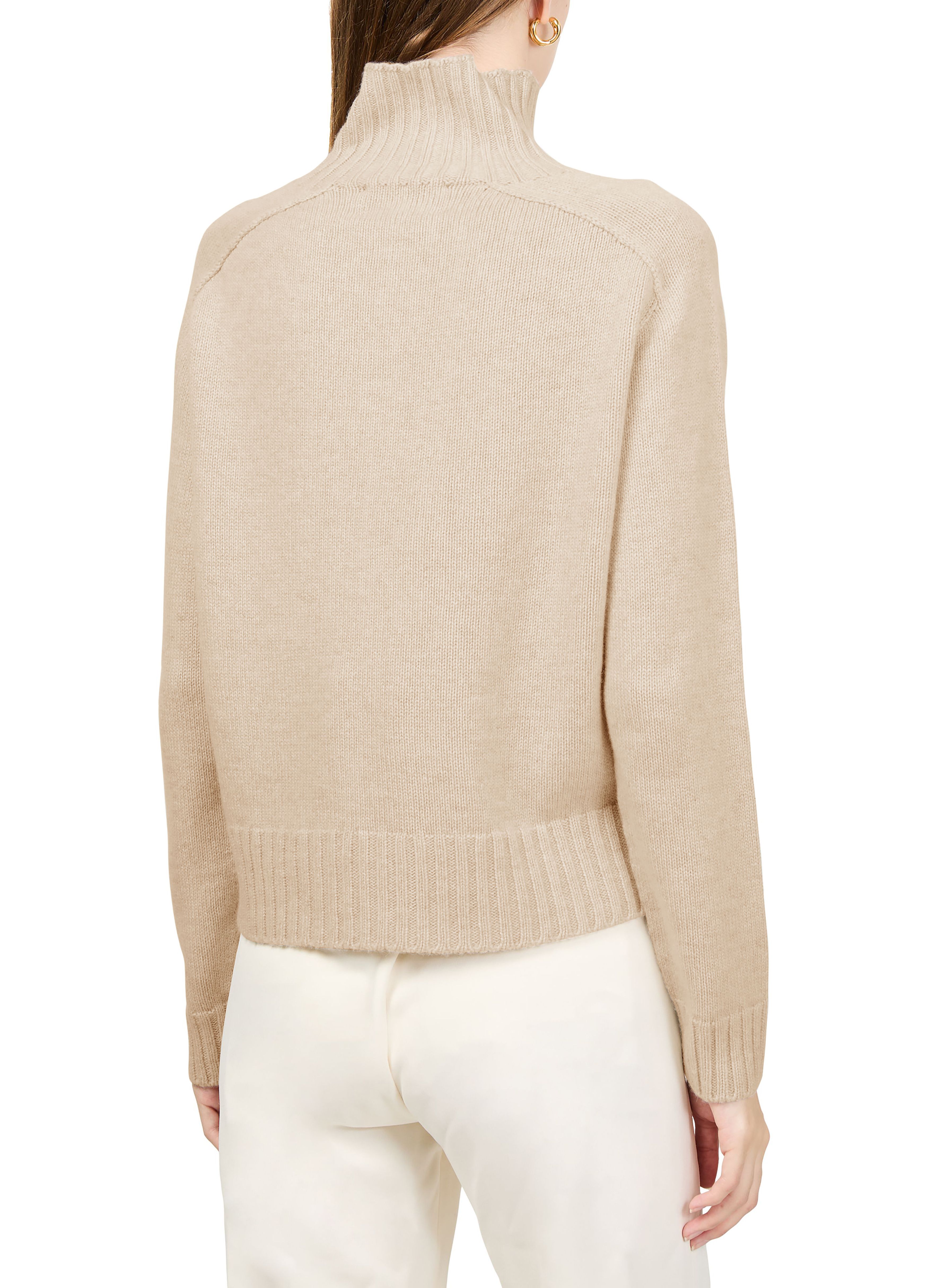 High-necked sweater thumbnail 4