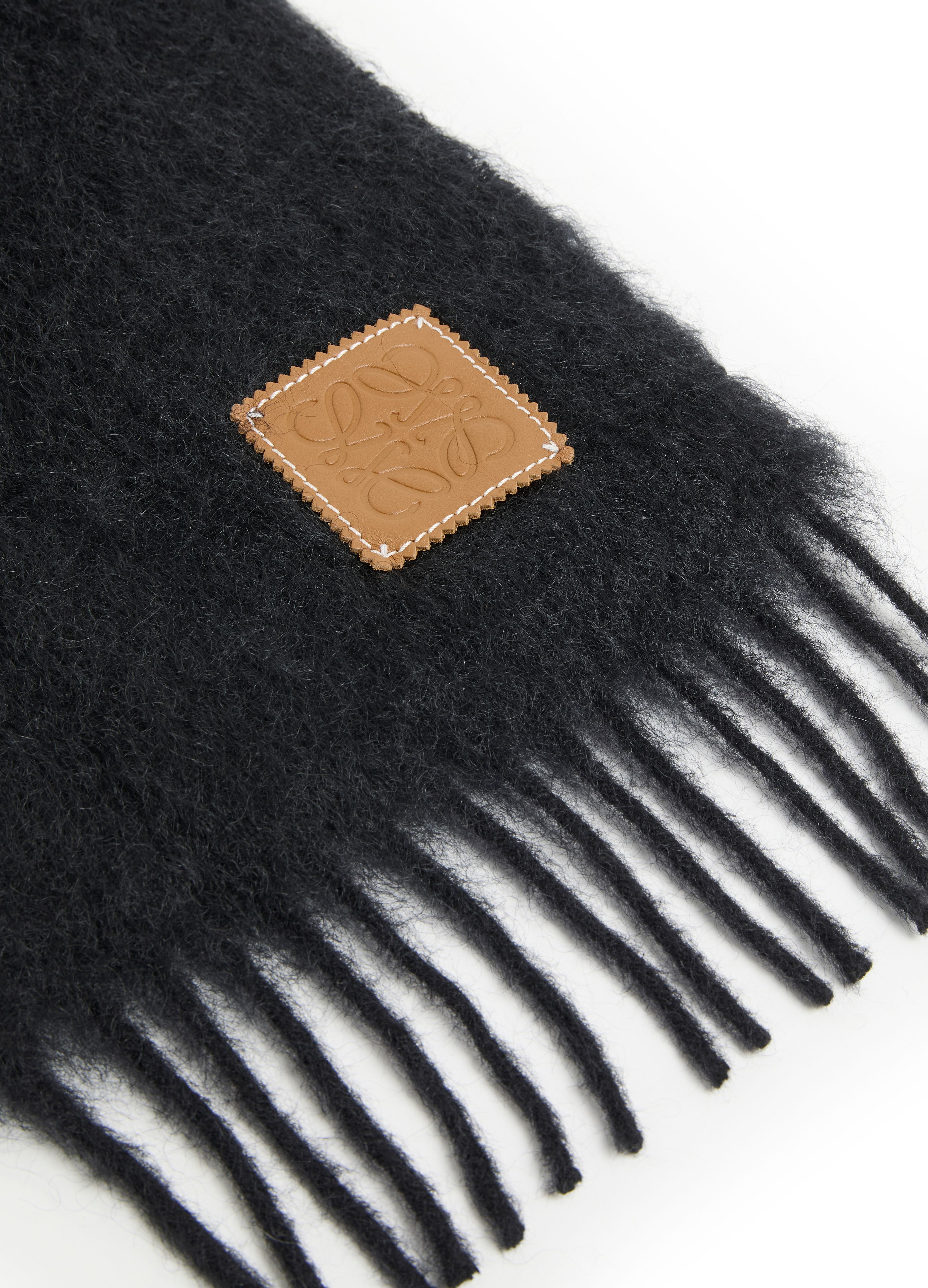 Scarf in mohair and wool thumbnail 3