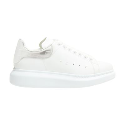 Oversized sneakers