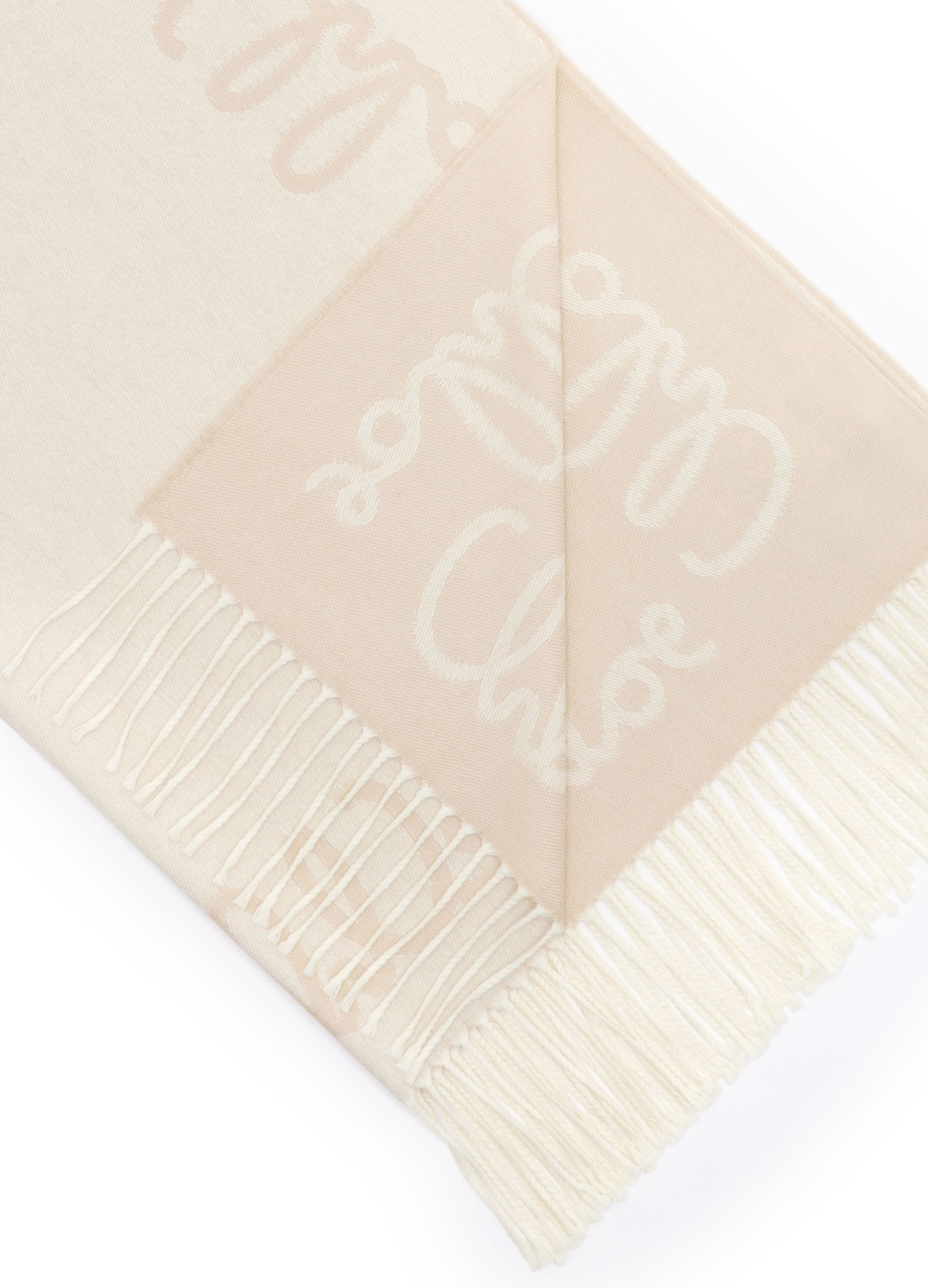 Wool scarf thumbnail 5