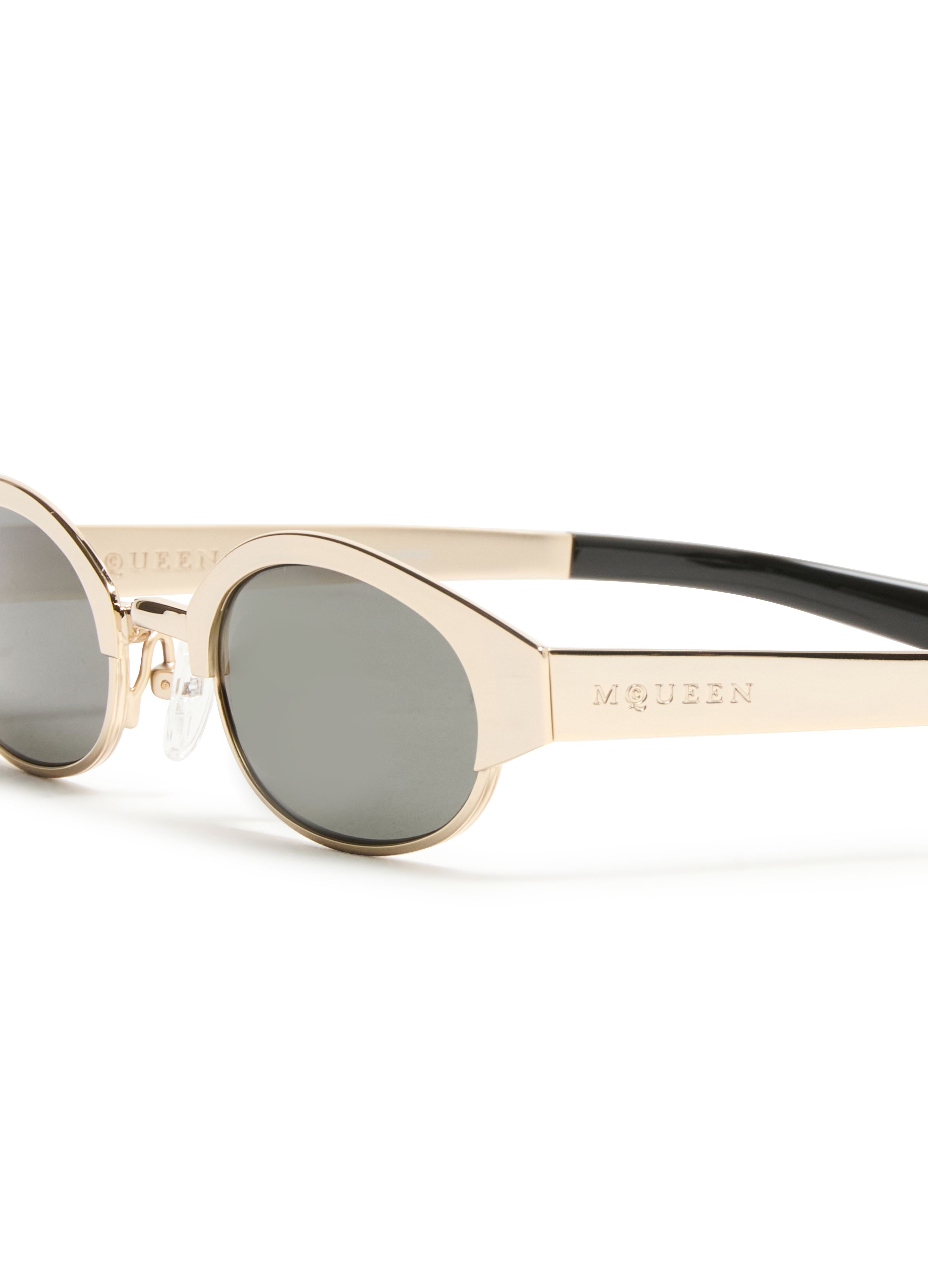 Sunglasses thumbnail 4