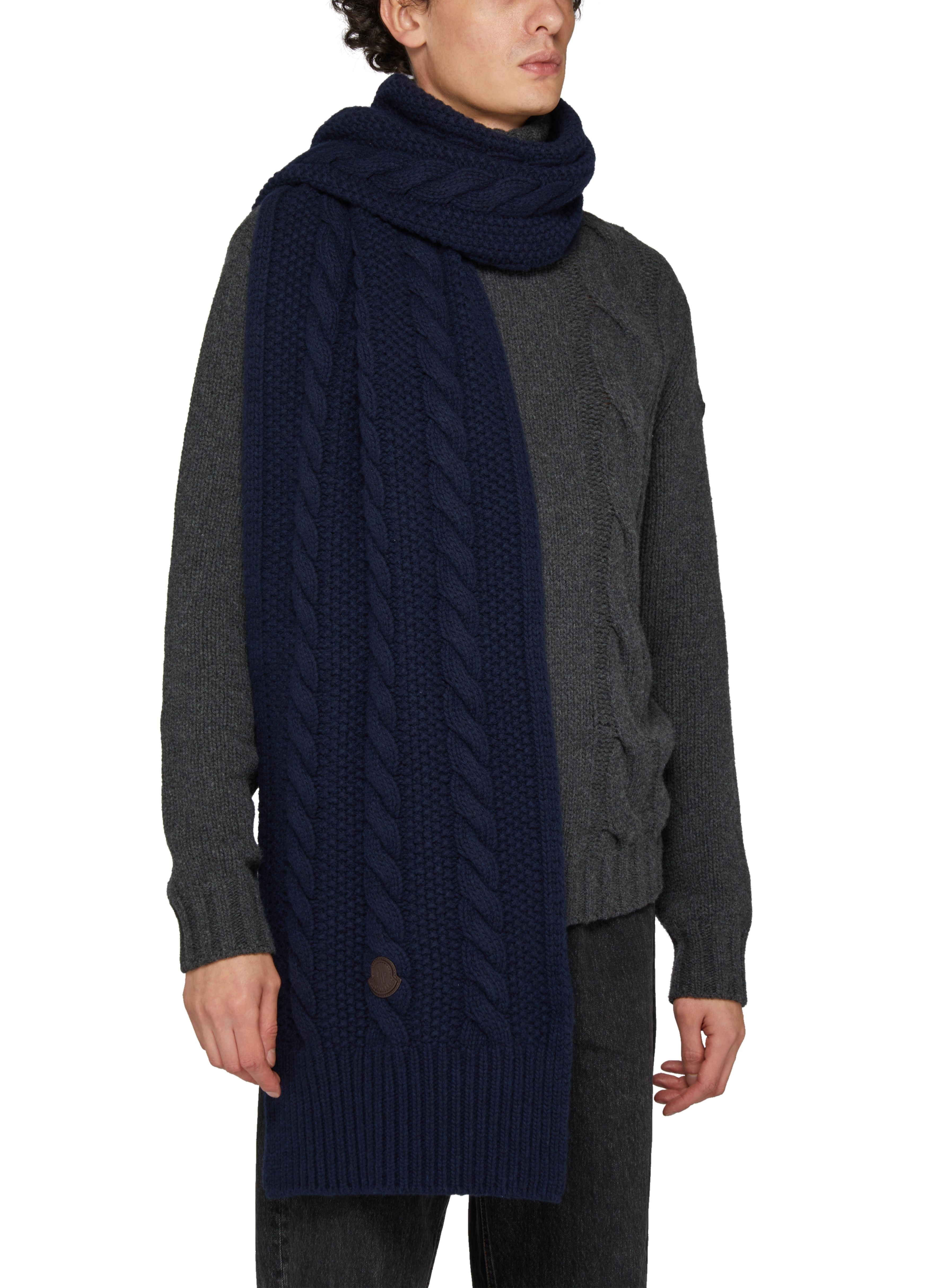Wool scarf thumbnail 5