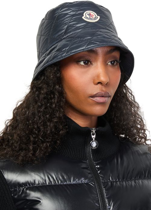 MONCLER Bob avec logo