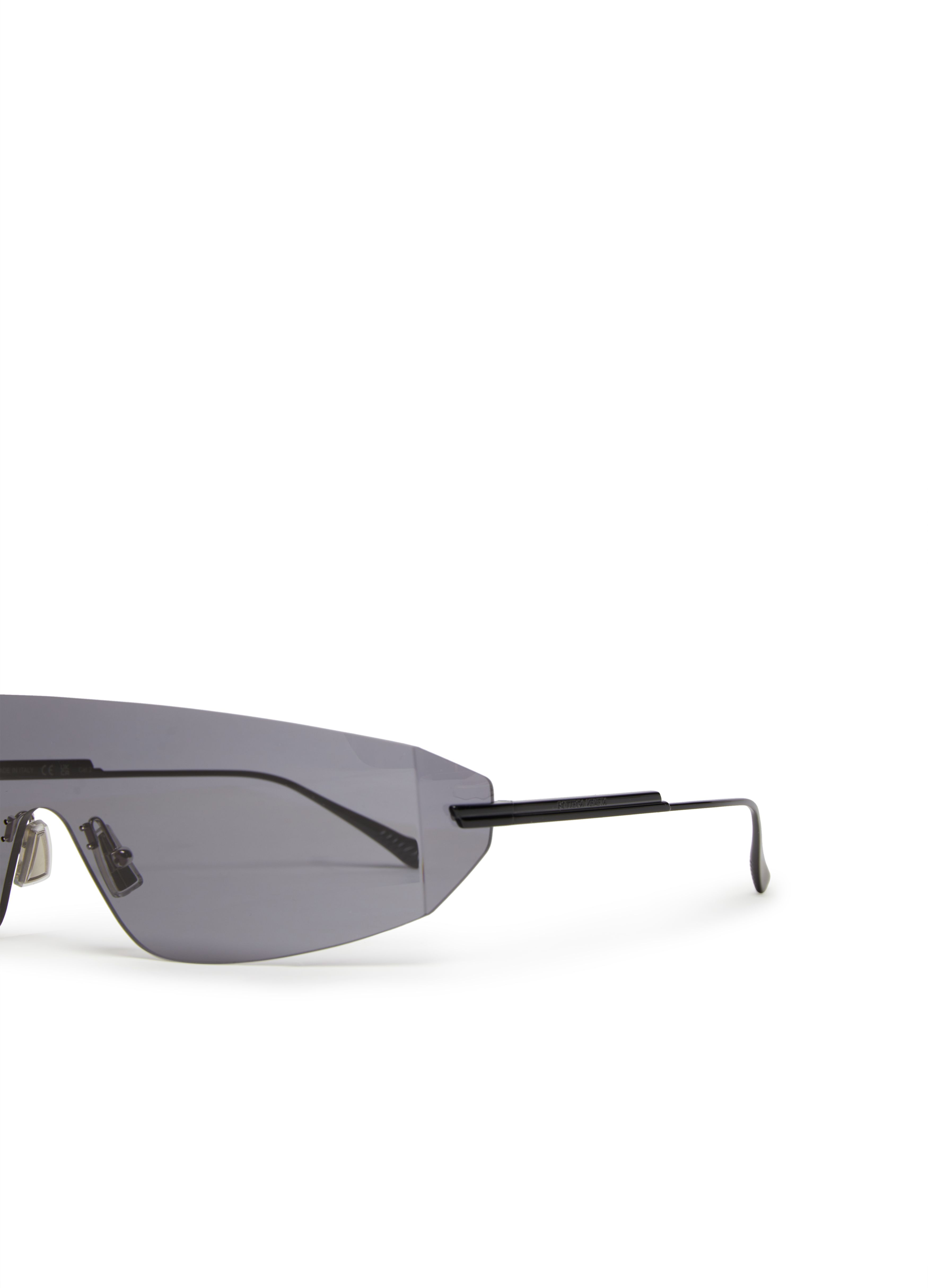Sunglass metal thumbnail 4