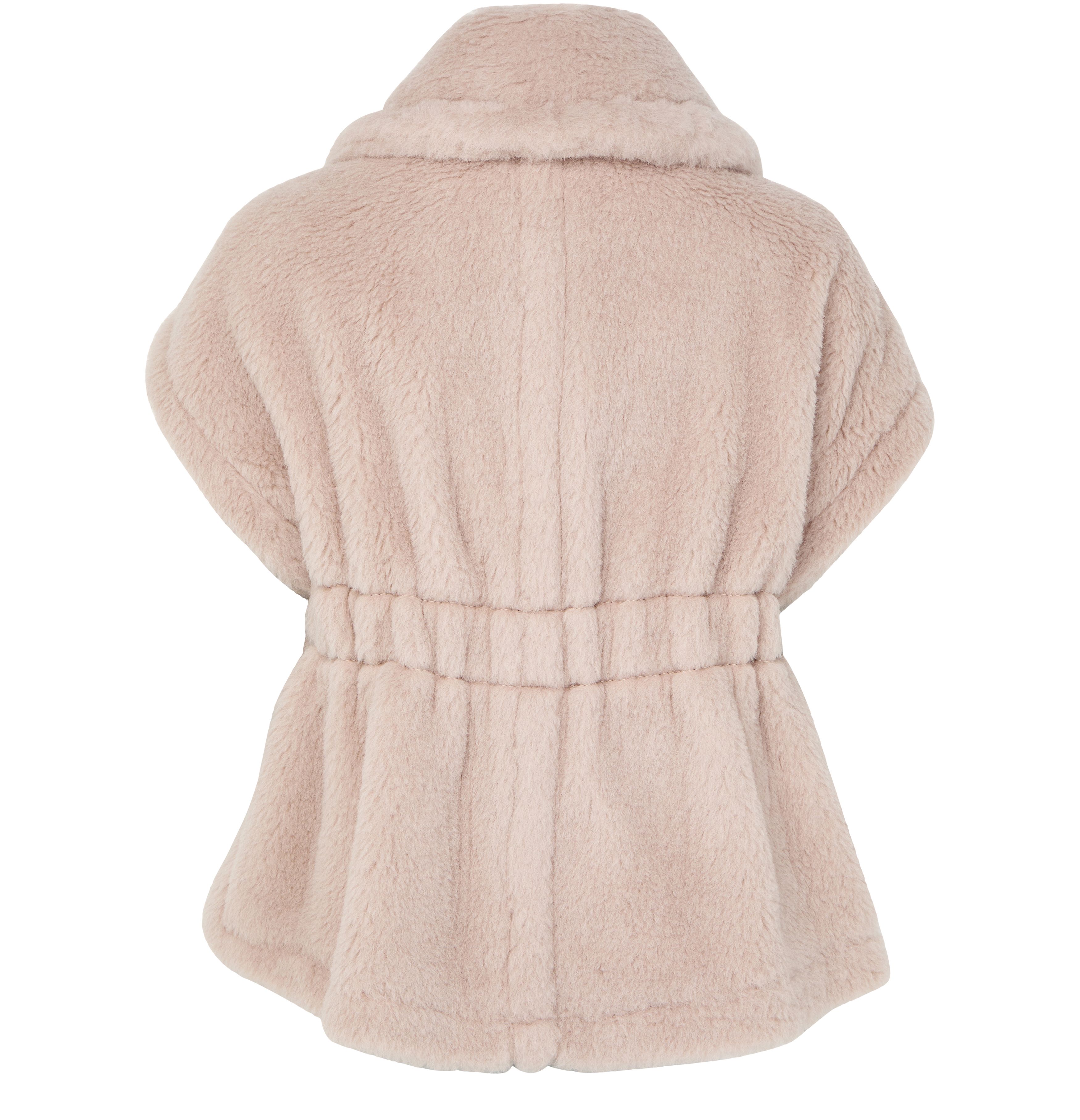 Newabavo Teddy cape thumbnail 3