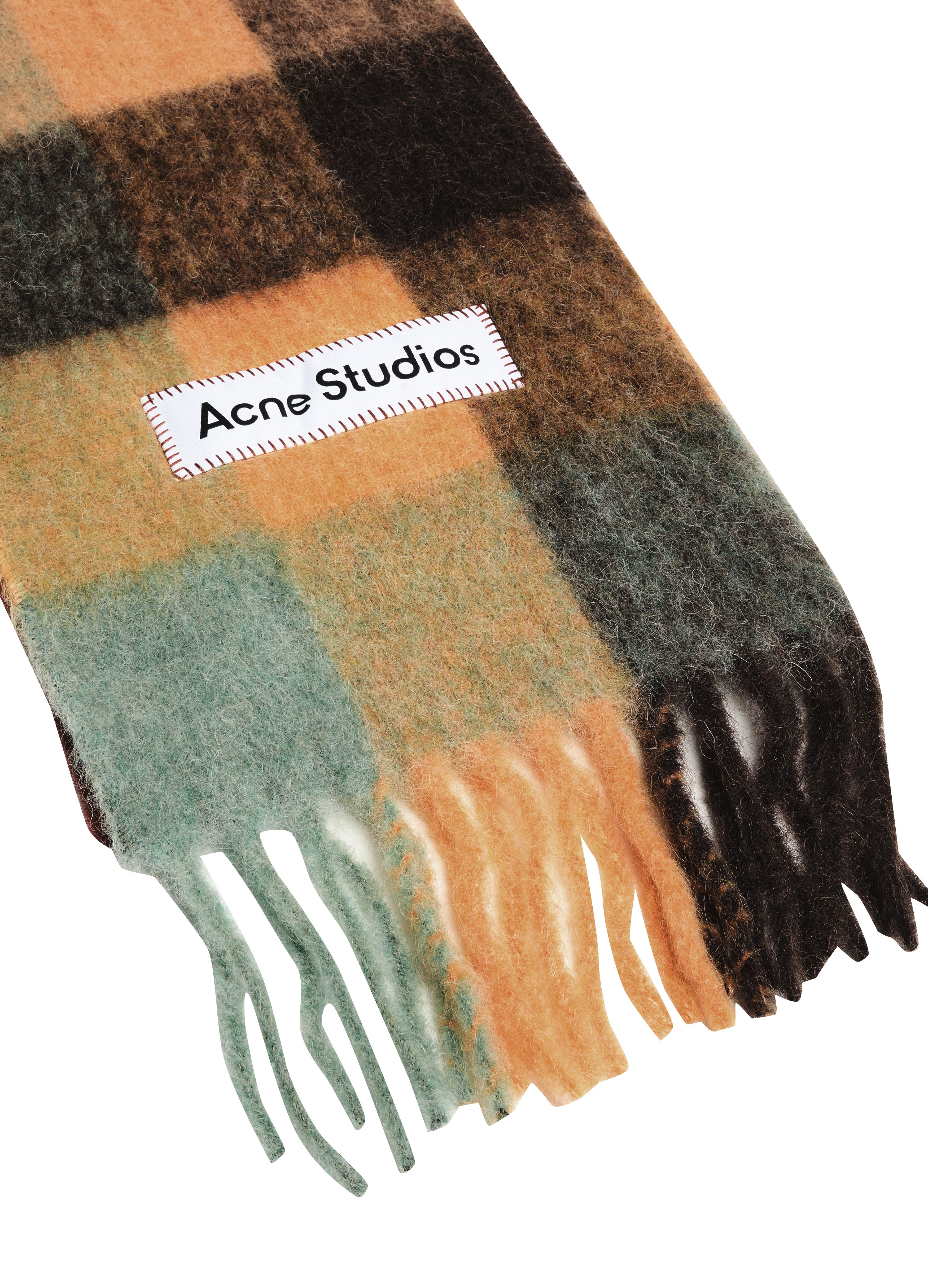 Vally scarf with fringes thumbnail 4