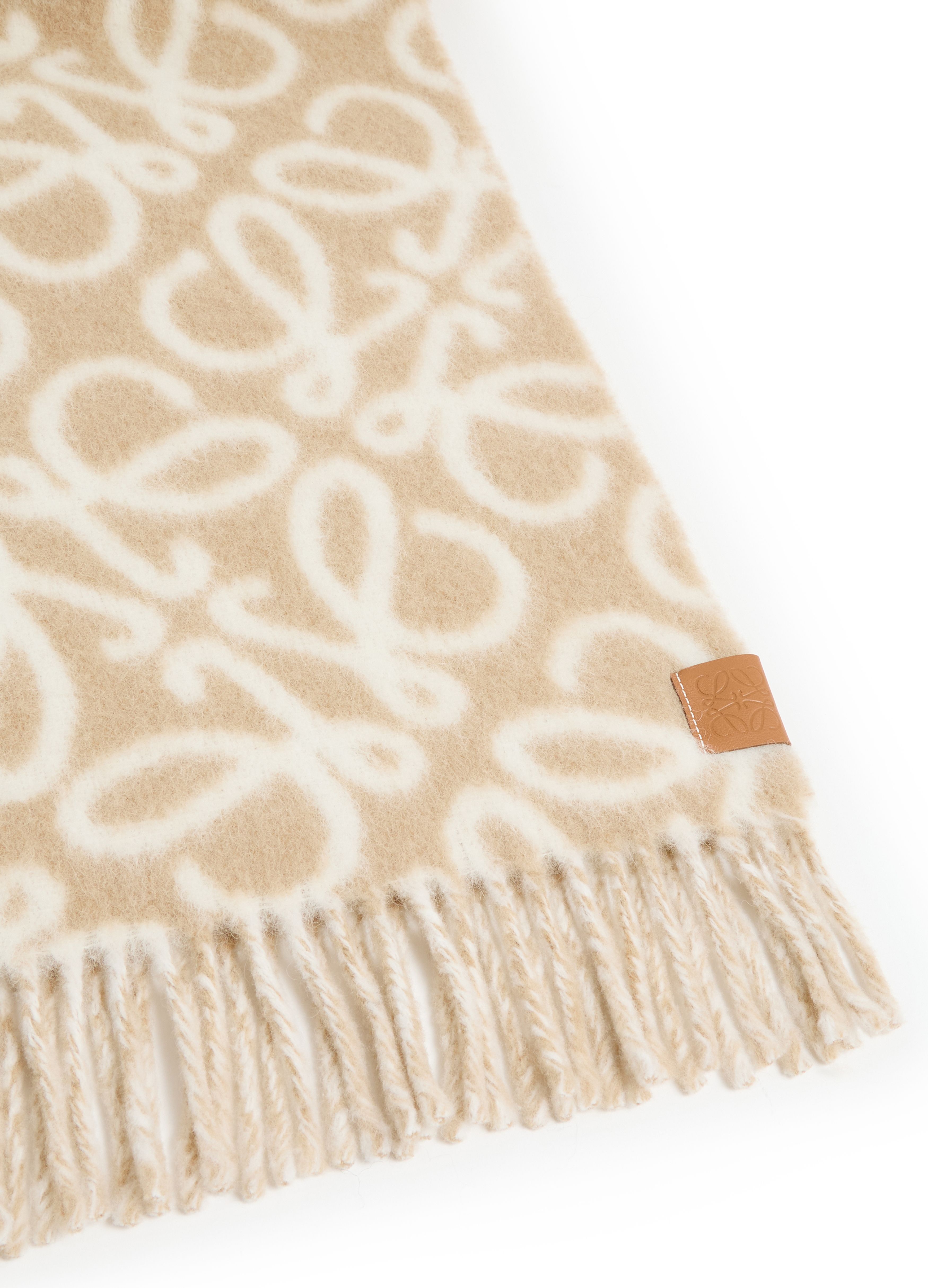 Anagram scarf in alpaca and wool blend thumbnail 4