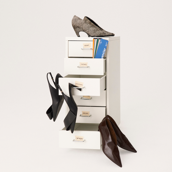 Discover a selection of women's shoes, from elegant pumps to statement styles on 24S.