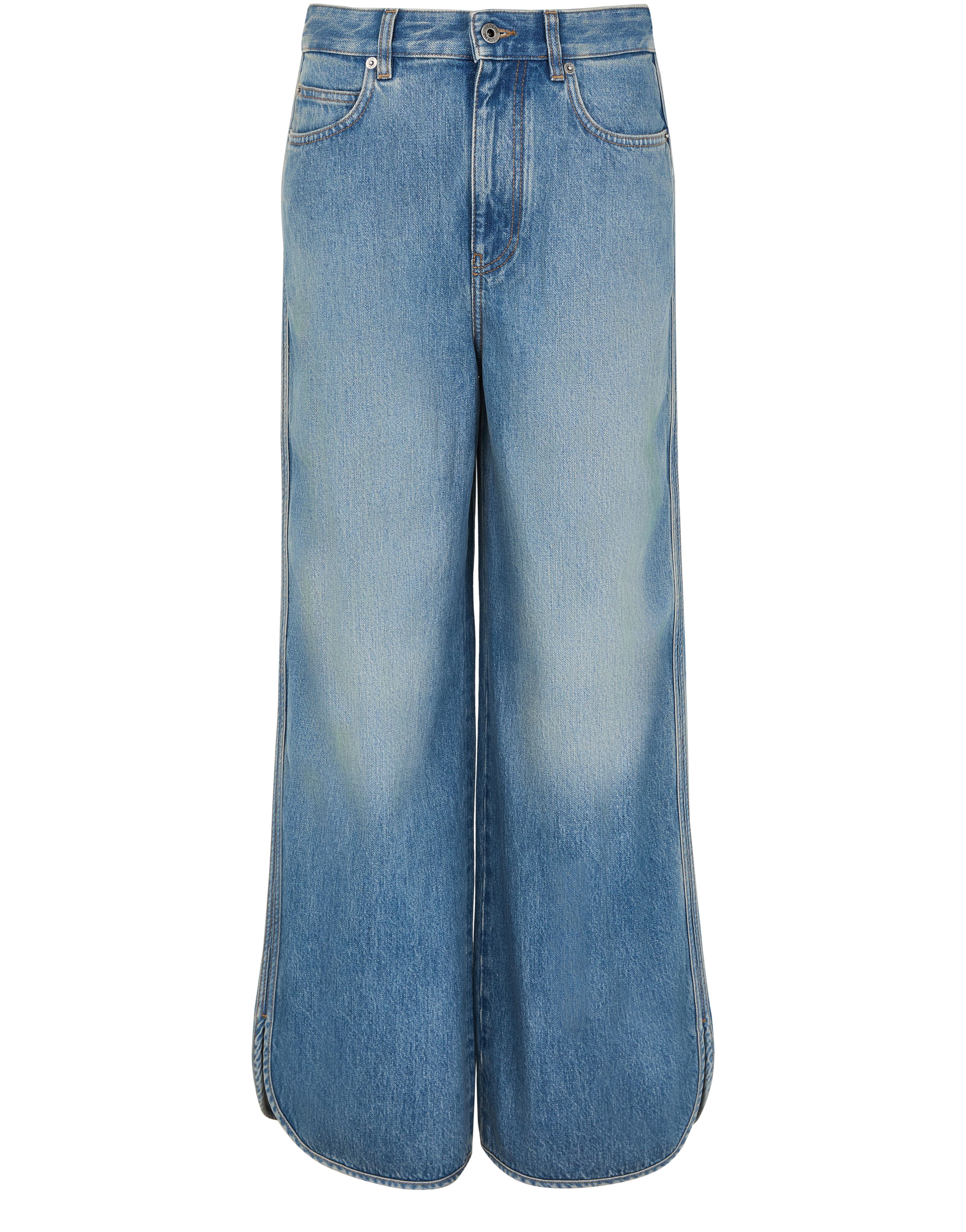 Jeans in denim