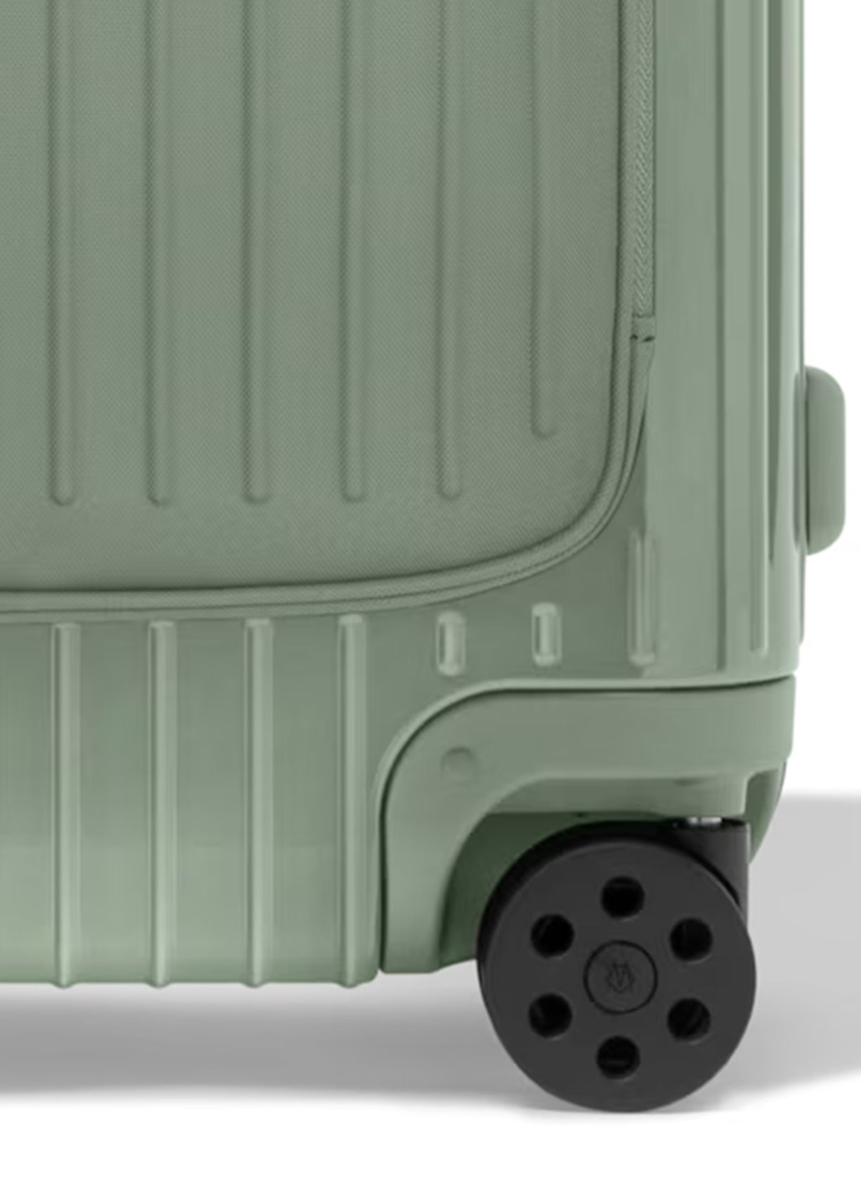 Rimowa 에센셜 슬리브 캐빈 플러스 여행가방