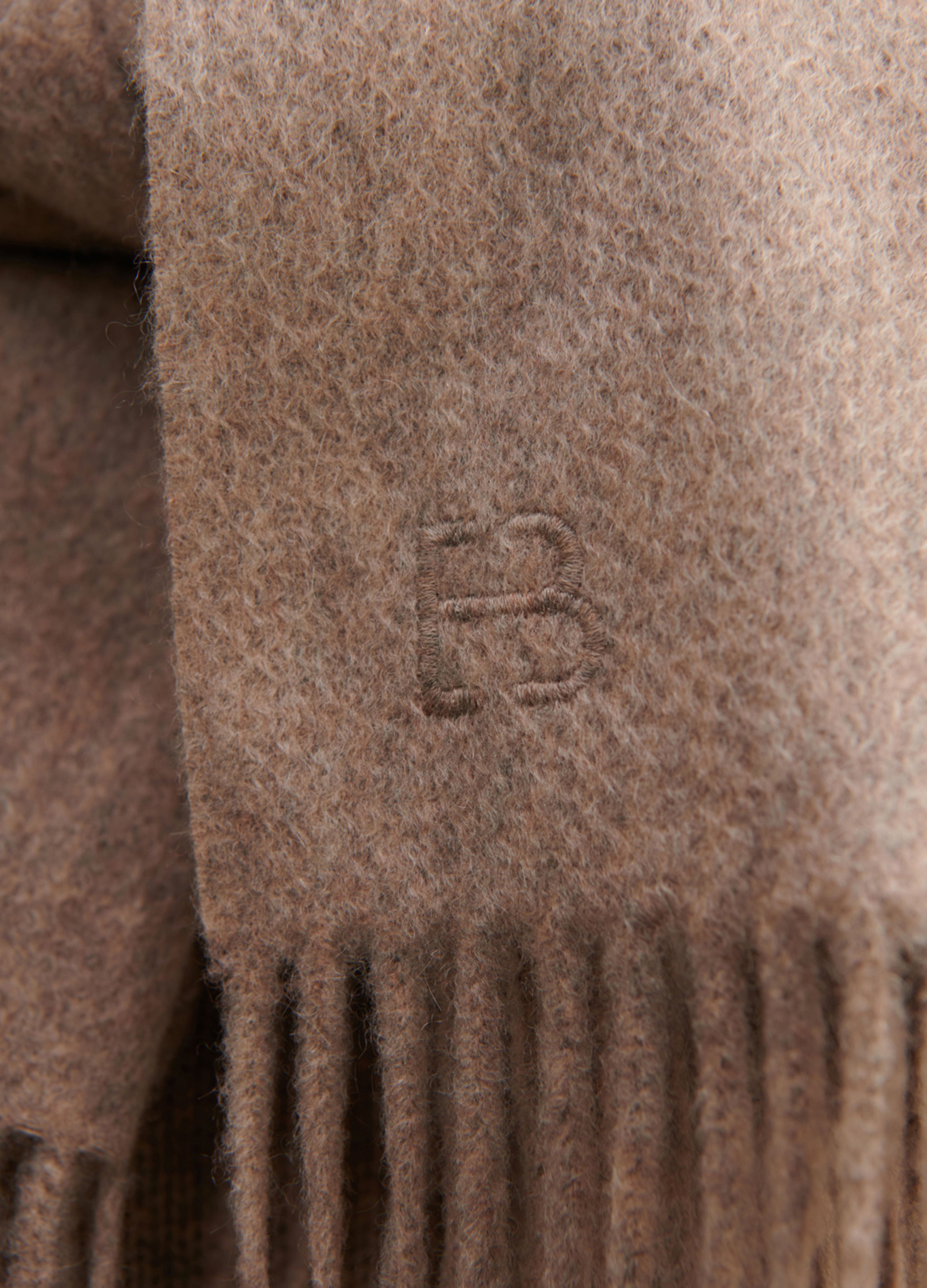 Classic fringed scarf thumbnail 3