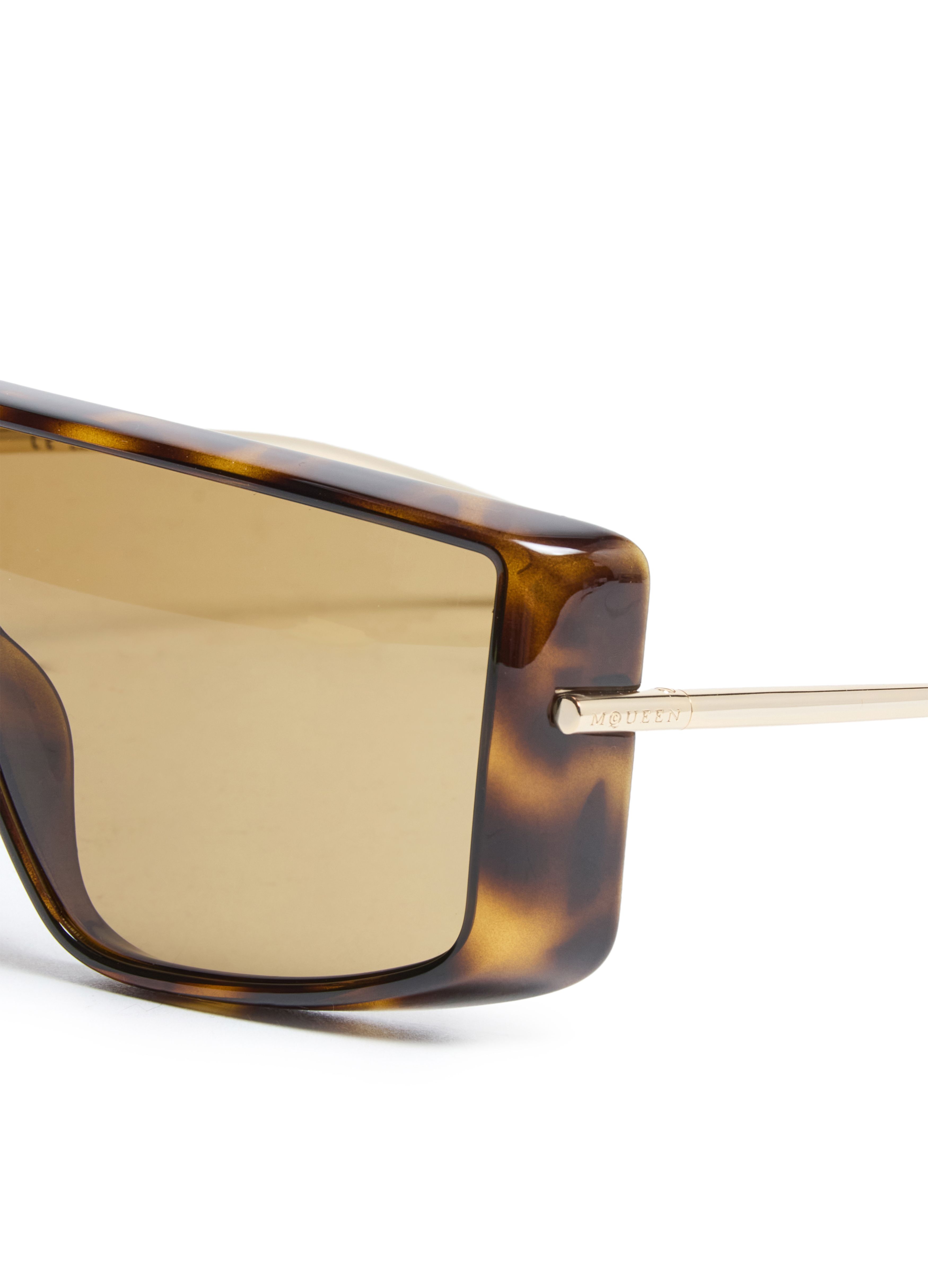 Sunglasses thumbnail 4