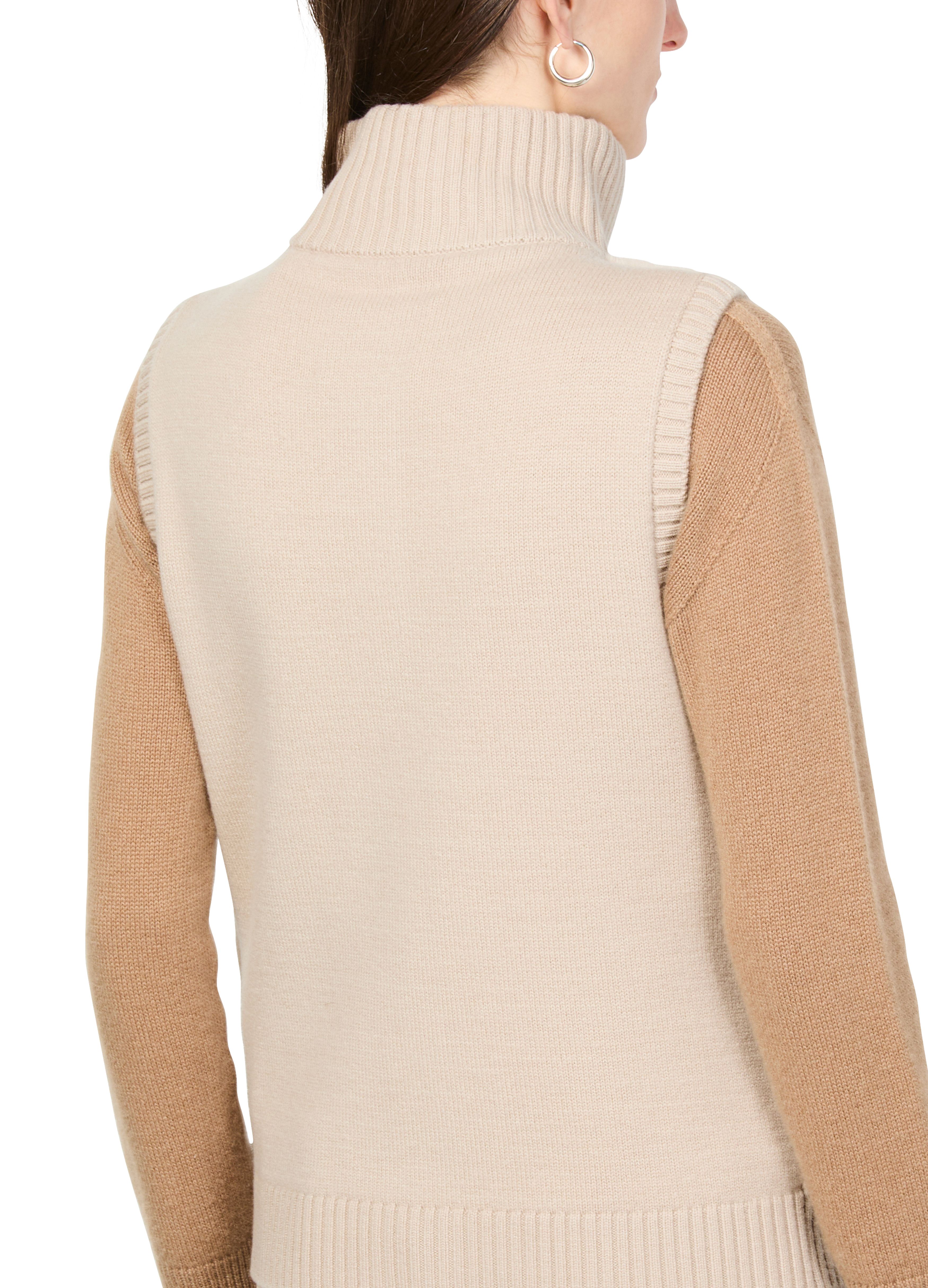 Buttoned merino wool and mink jacket 5