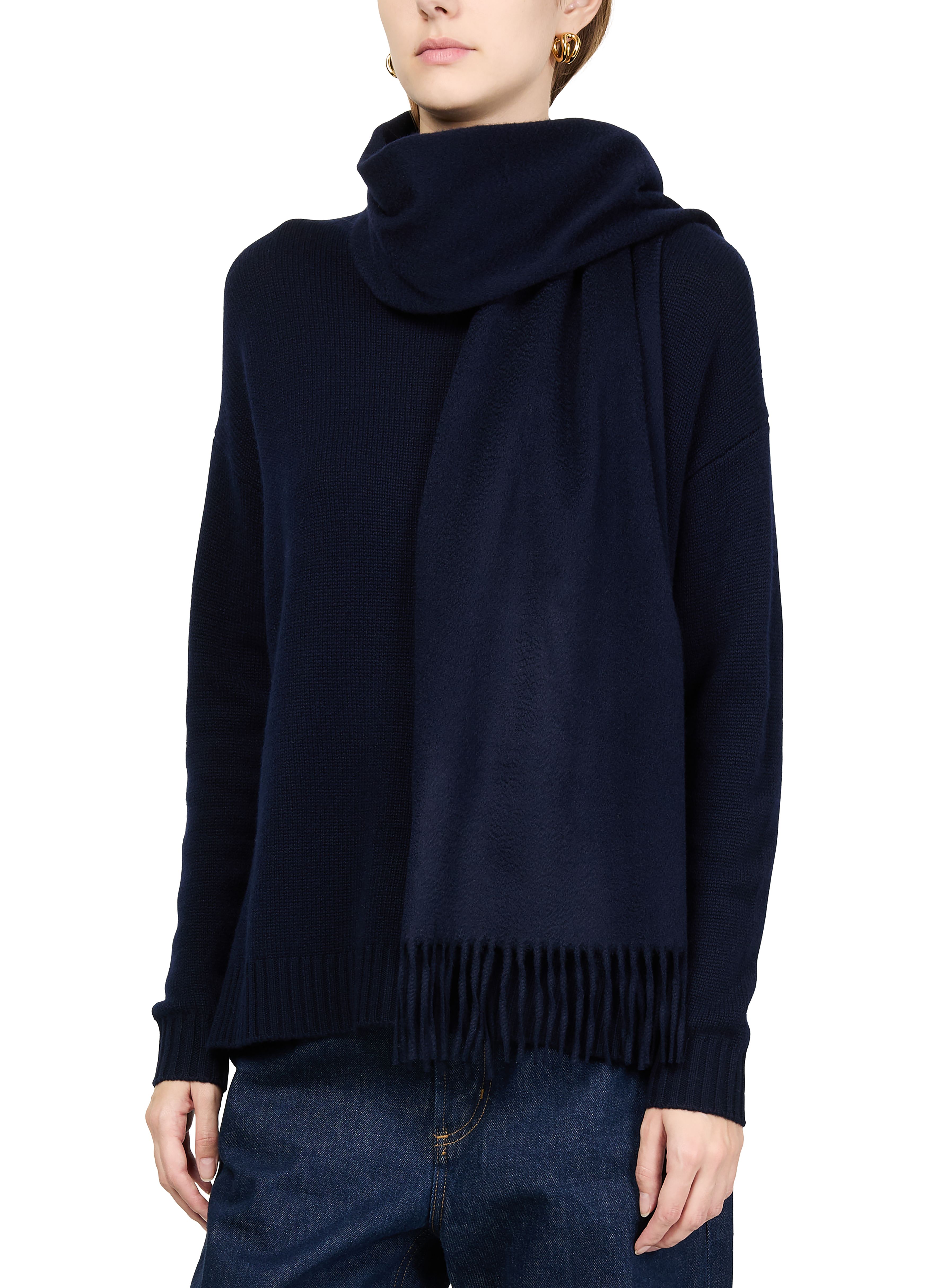 Classic fringed scarf thumbnail 3