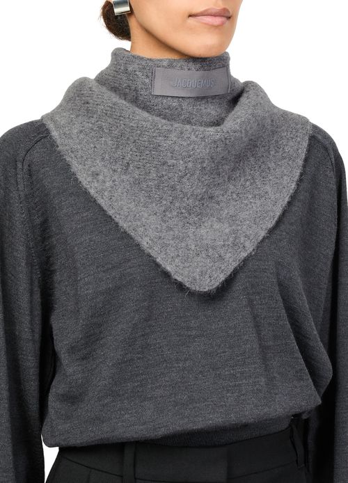 JACQUEMUS The Gros Grain shawl