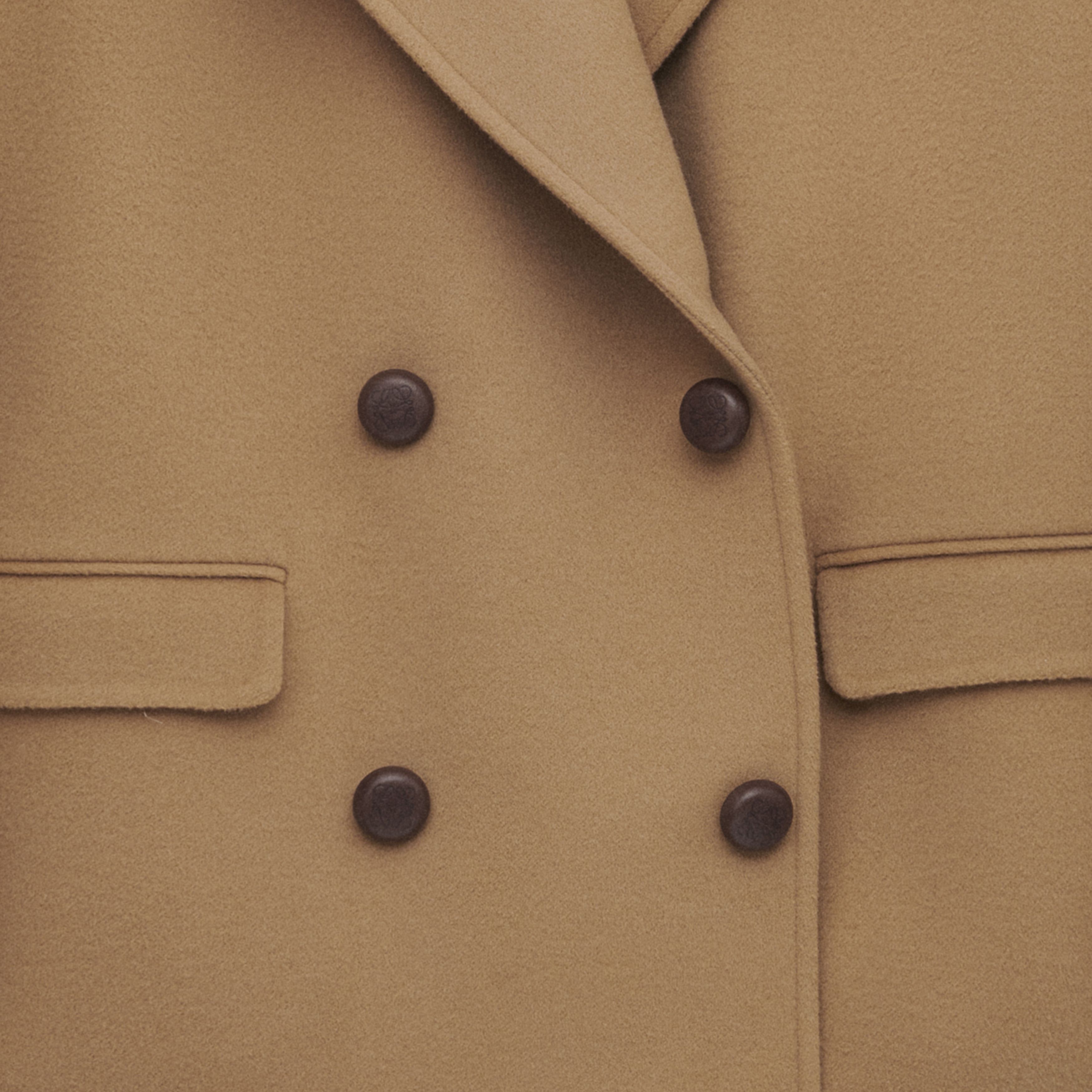 Short coat in wool thumbnail 3