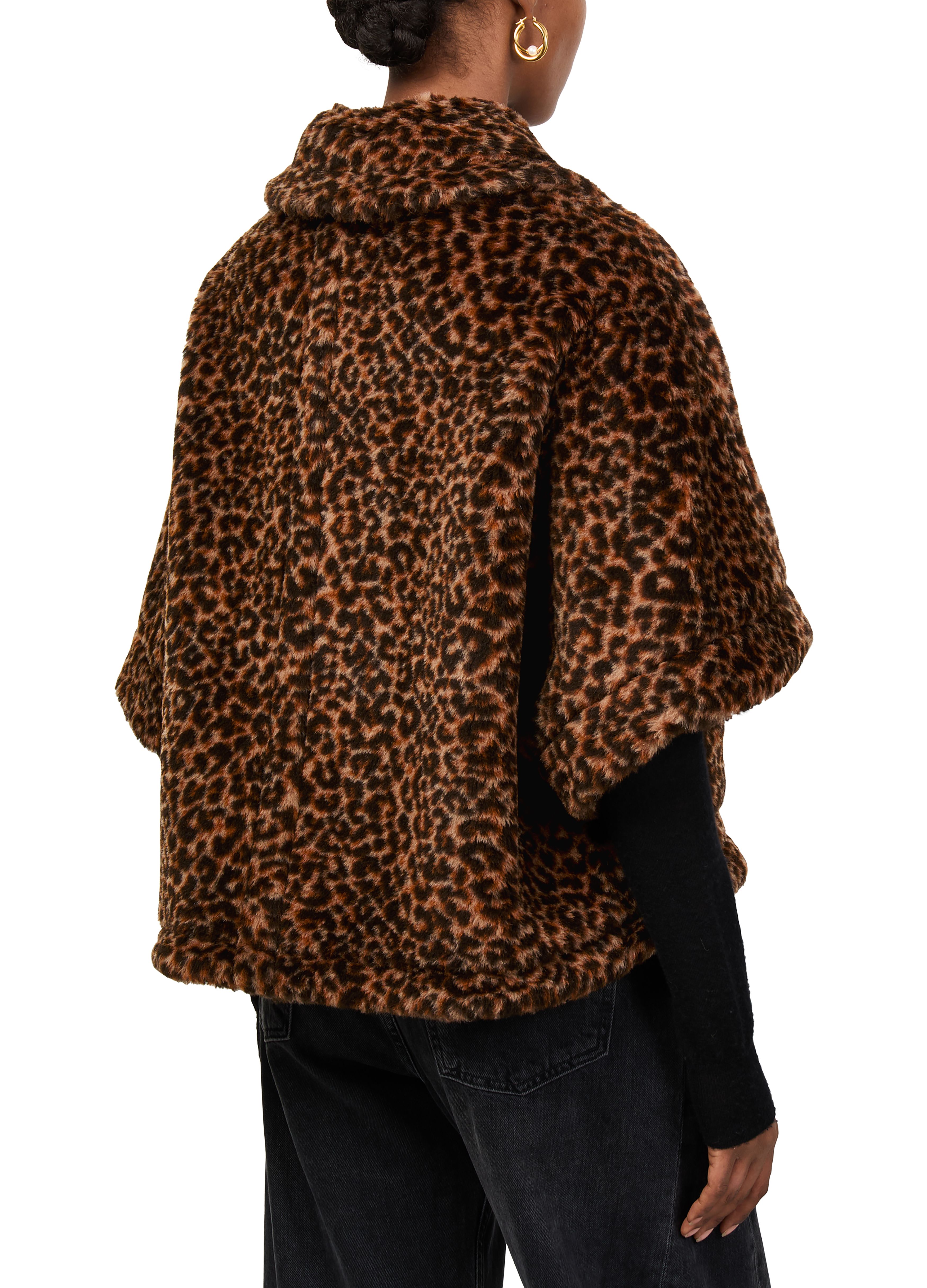 Titty Teddy cape thumbnail 5