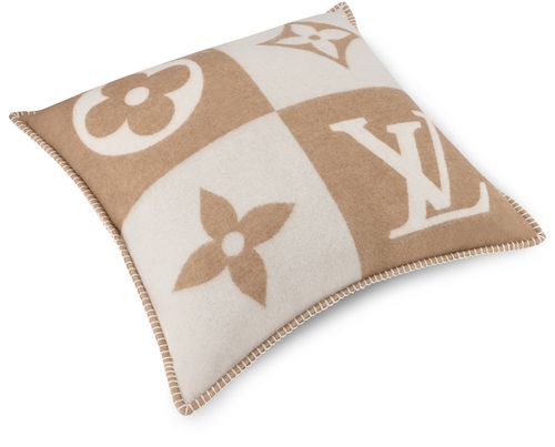 LOUIS VUITTON Coussin LV Checkmate