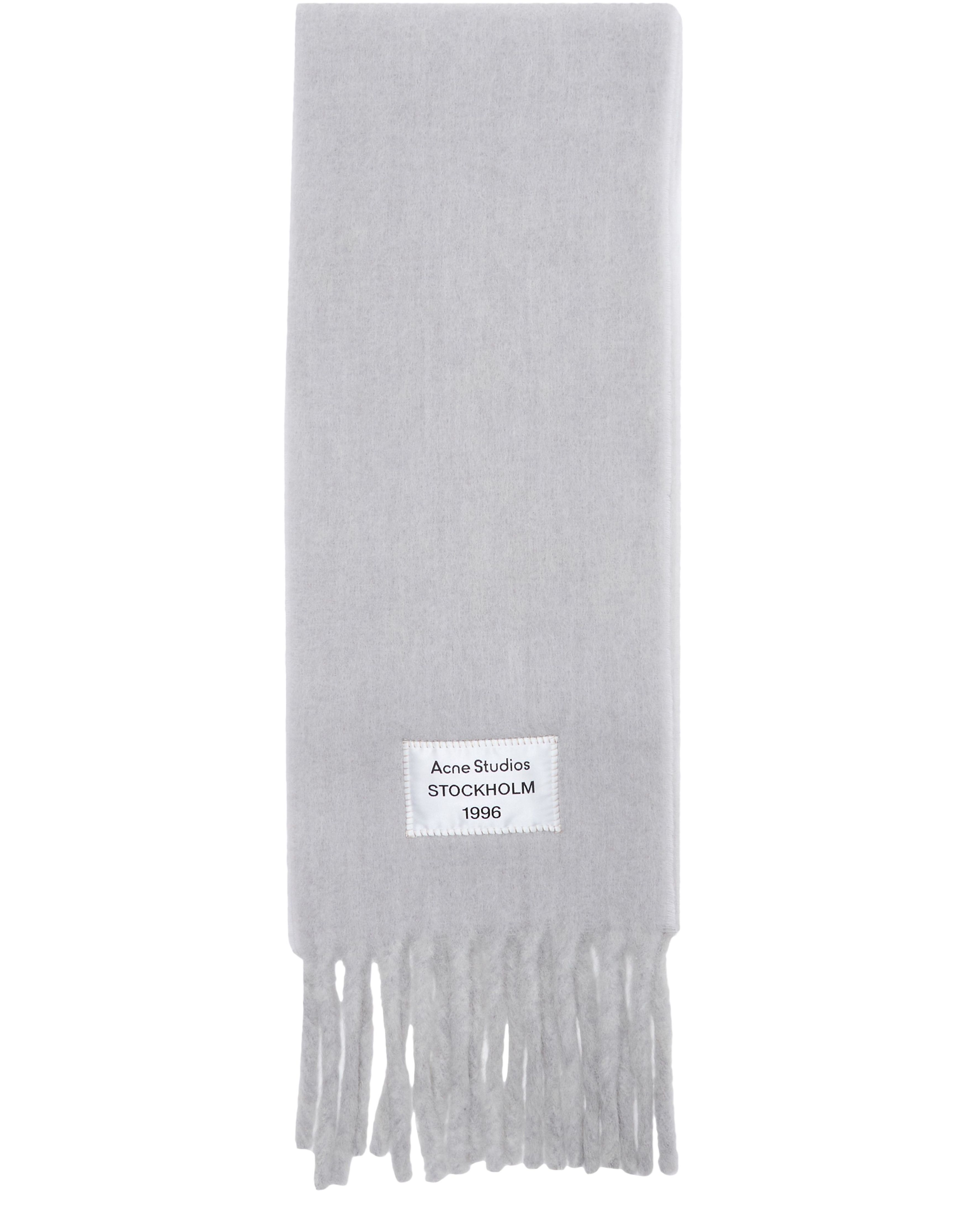 Scarf with fringes