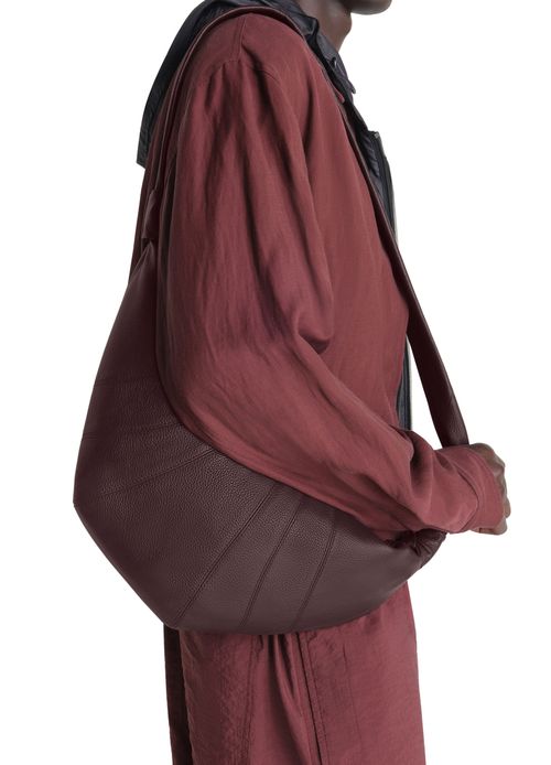 LEMAIRE Mittelgroße Tasche aus genarbtem Leder Croissant