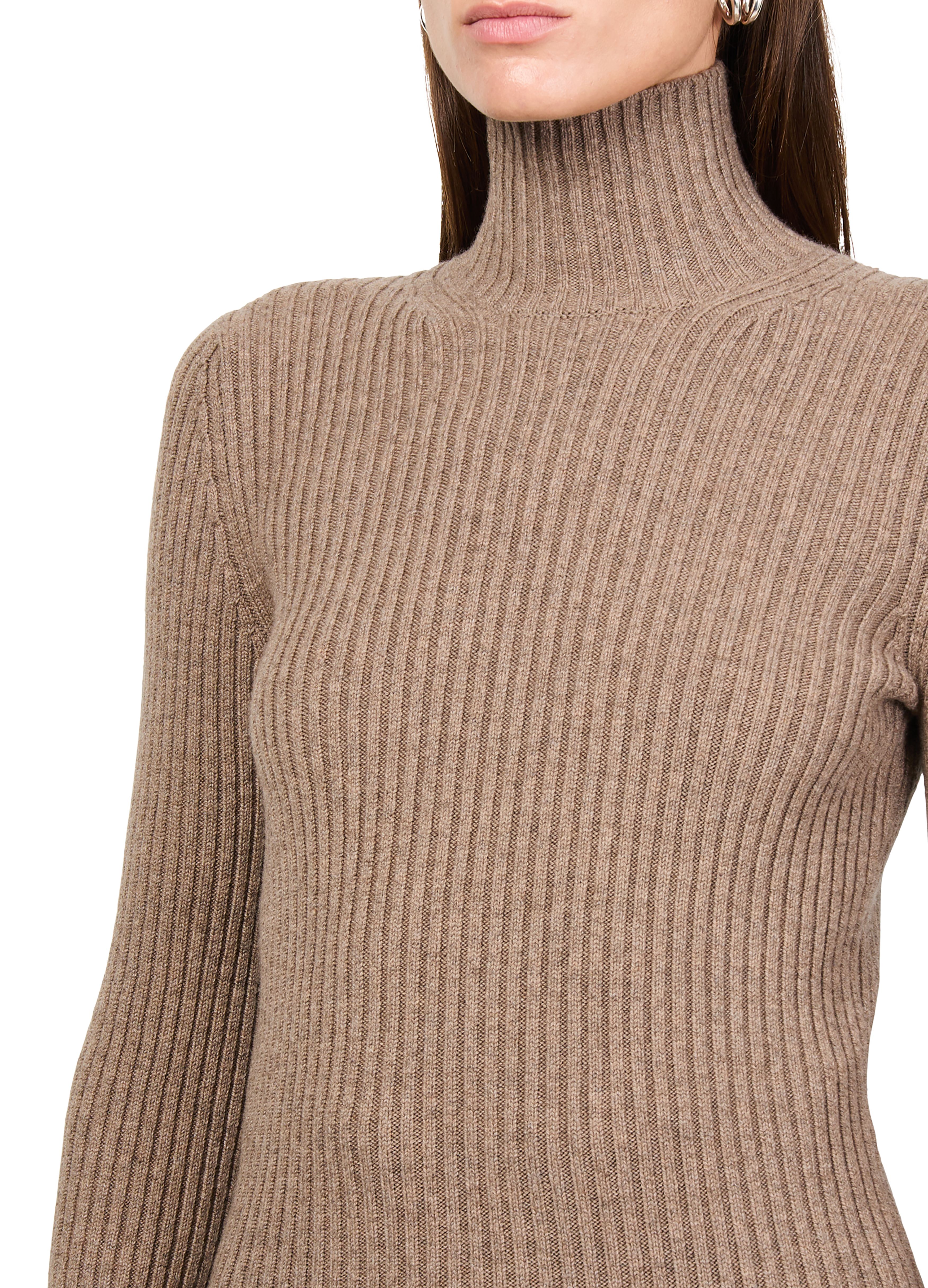 Aral turtle neck sweater thumbnail 4