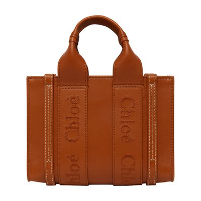 Shop Chloé Woody Mini Tote Bag In Caramel