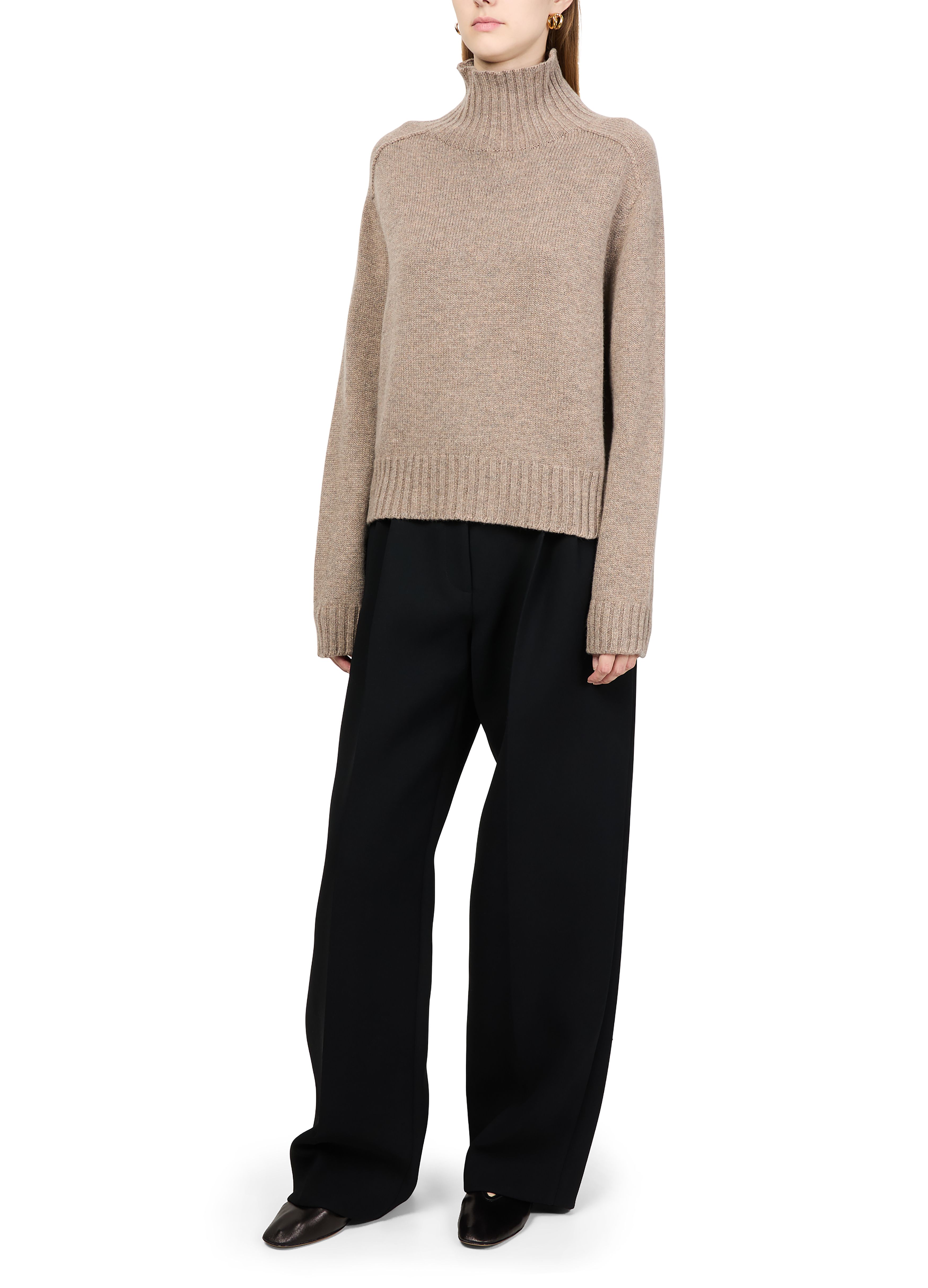 High-necked sweater thumbnail 5