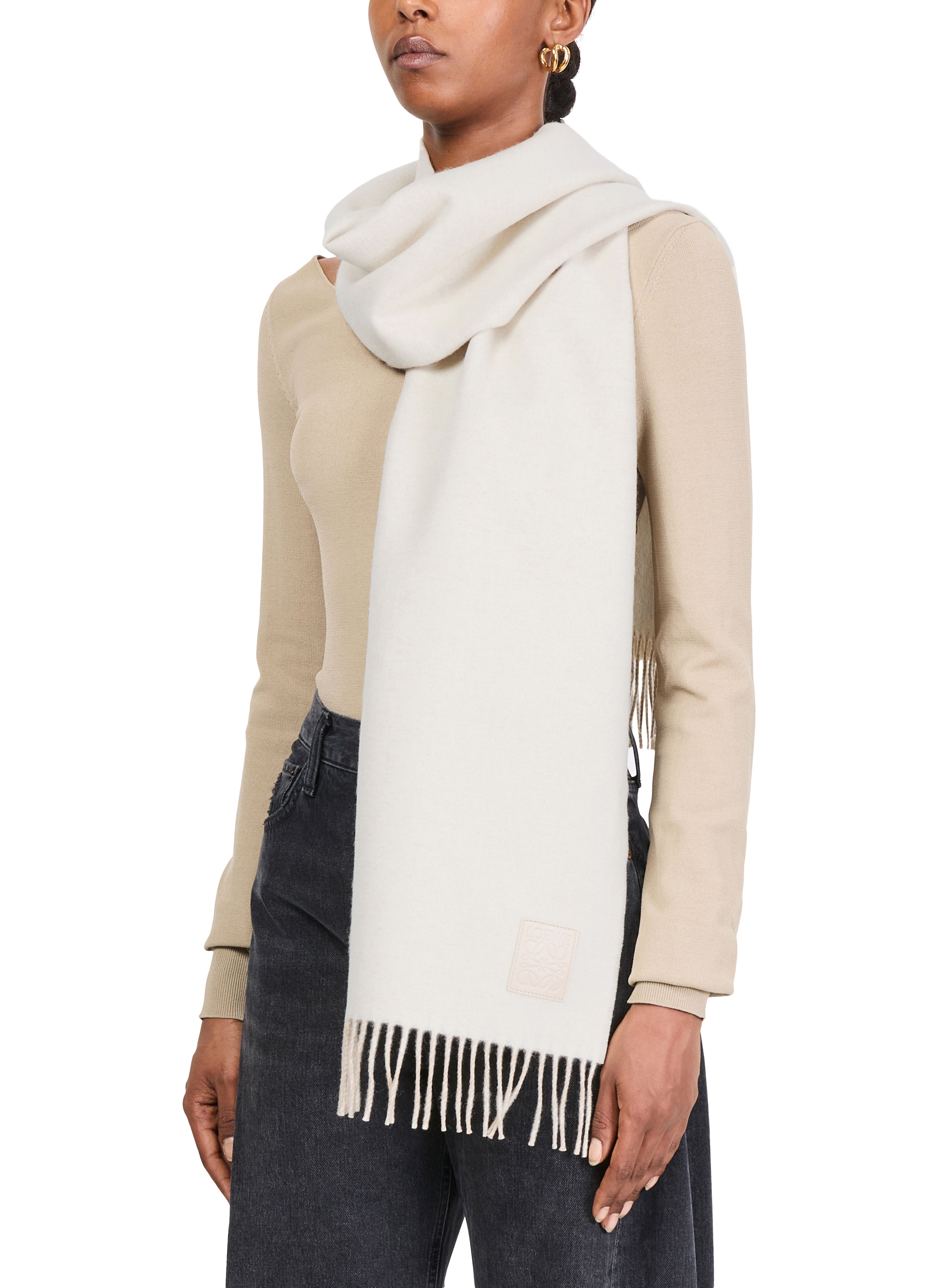Scarf in wool and cashmere thumbnail 5